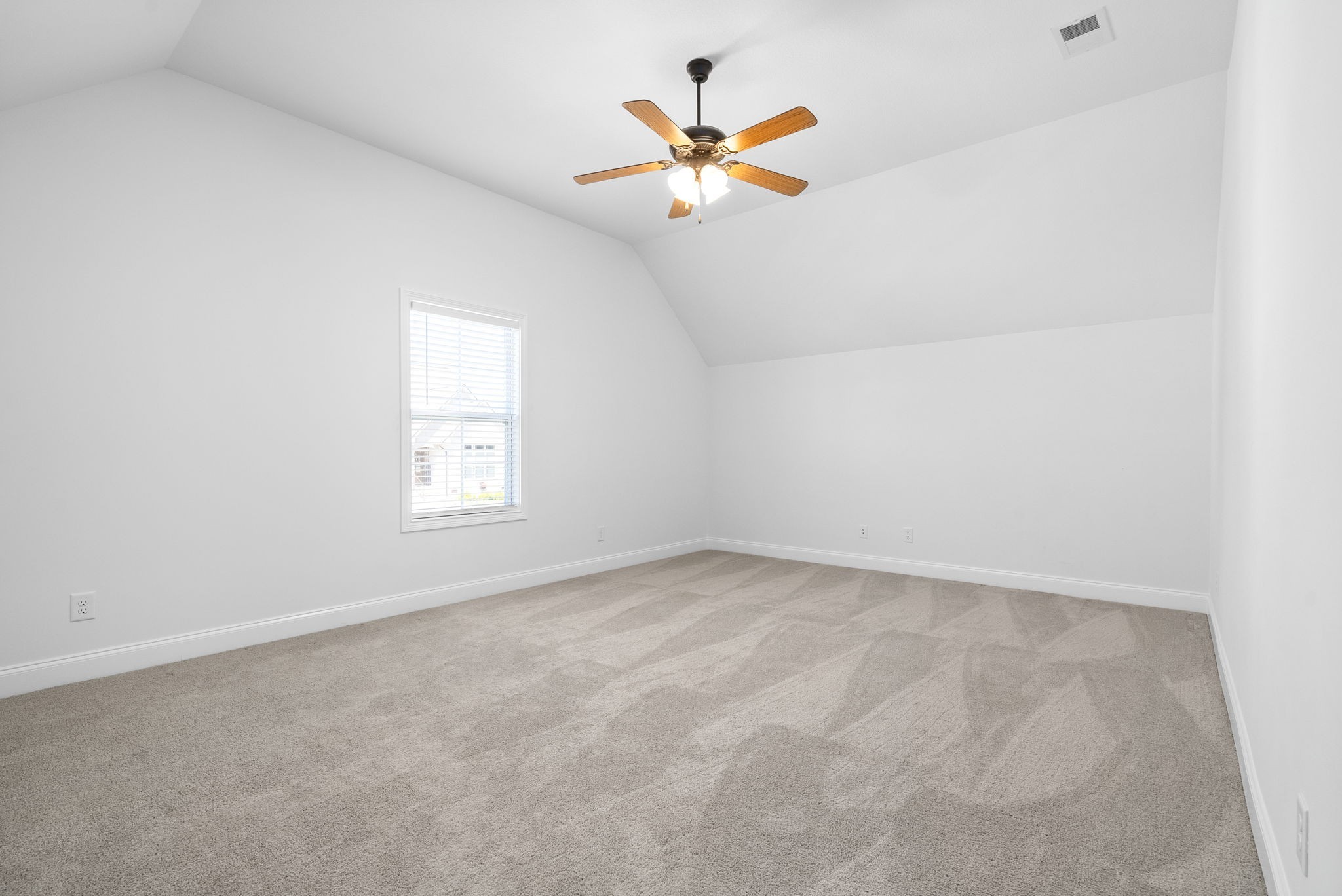 573 Dexter Drive Property Photo 24