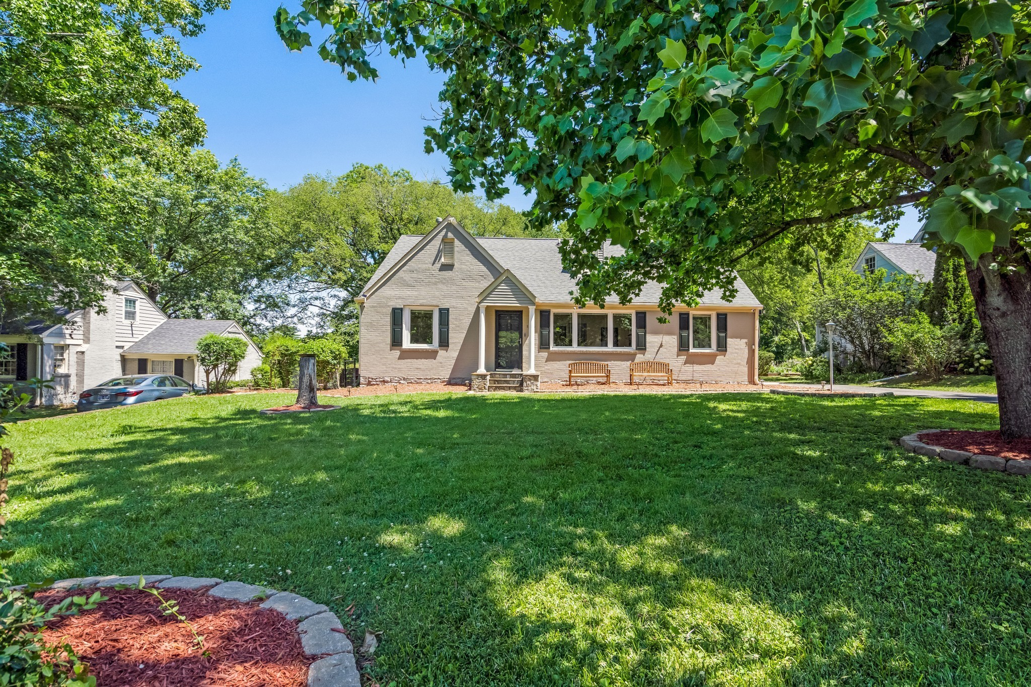 1704 Temple Ave Property Photo 4