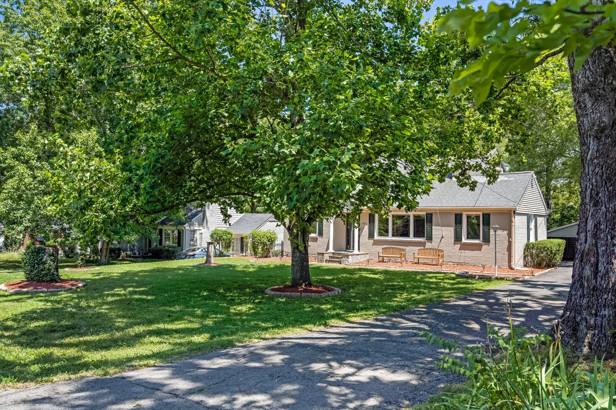 1704 Temple Ave Property Photo 6