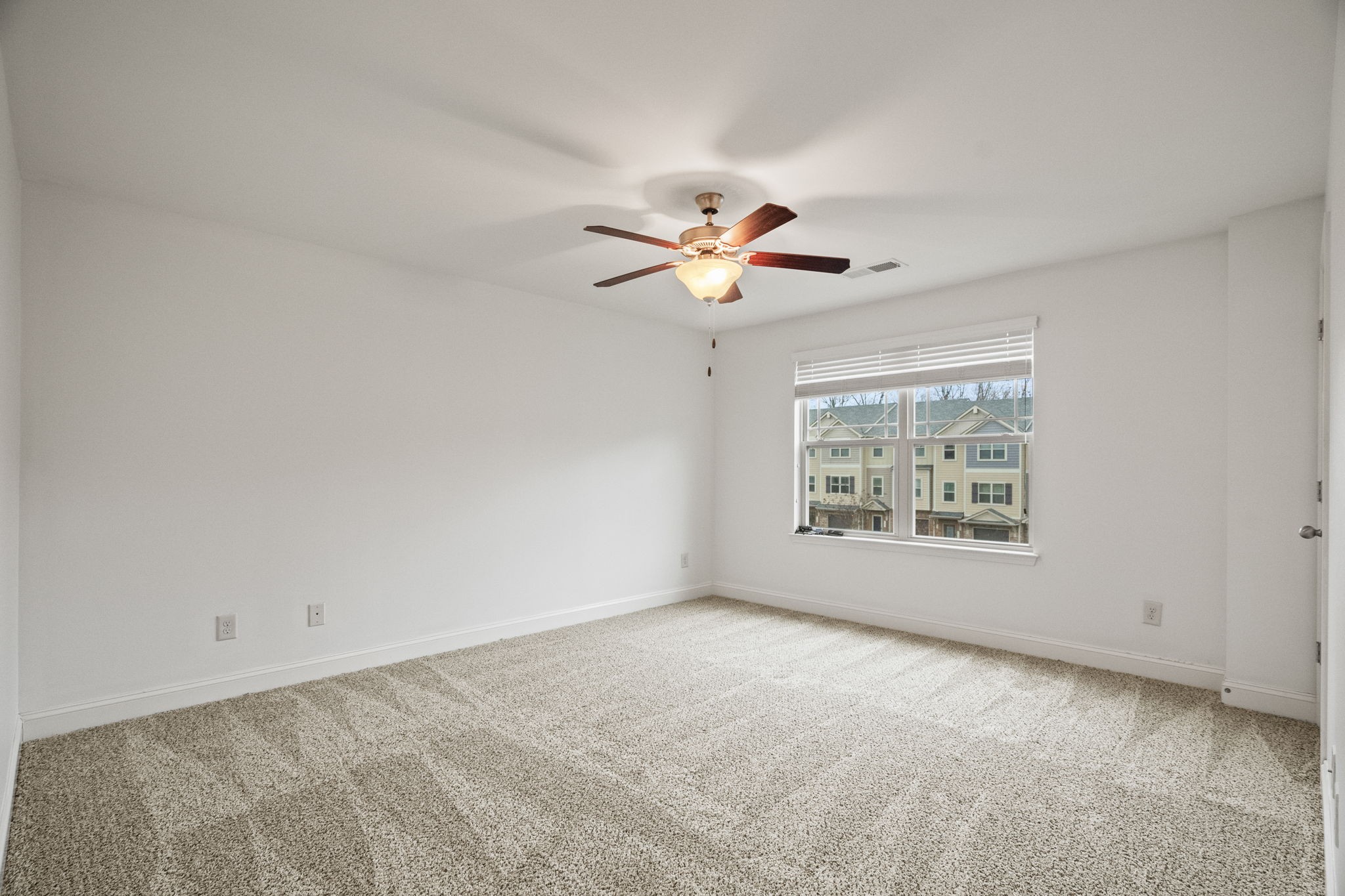 1148 Woodbury Falls Ct Property Photo 27