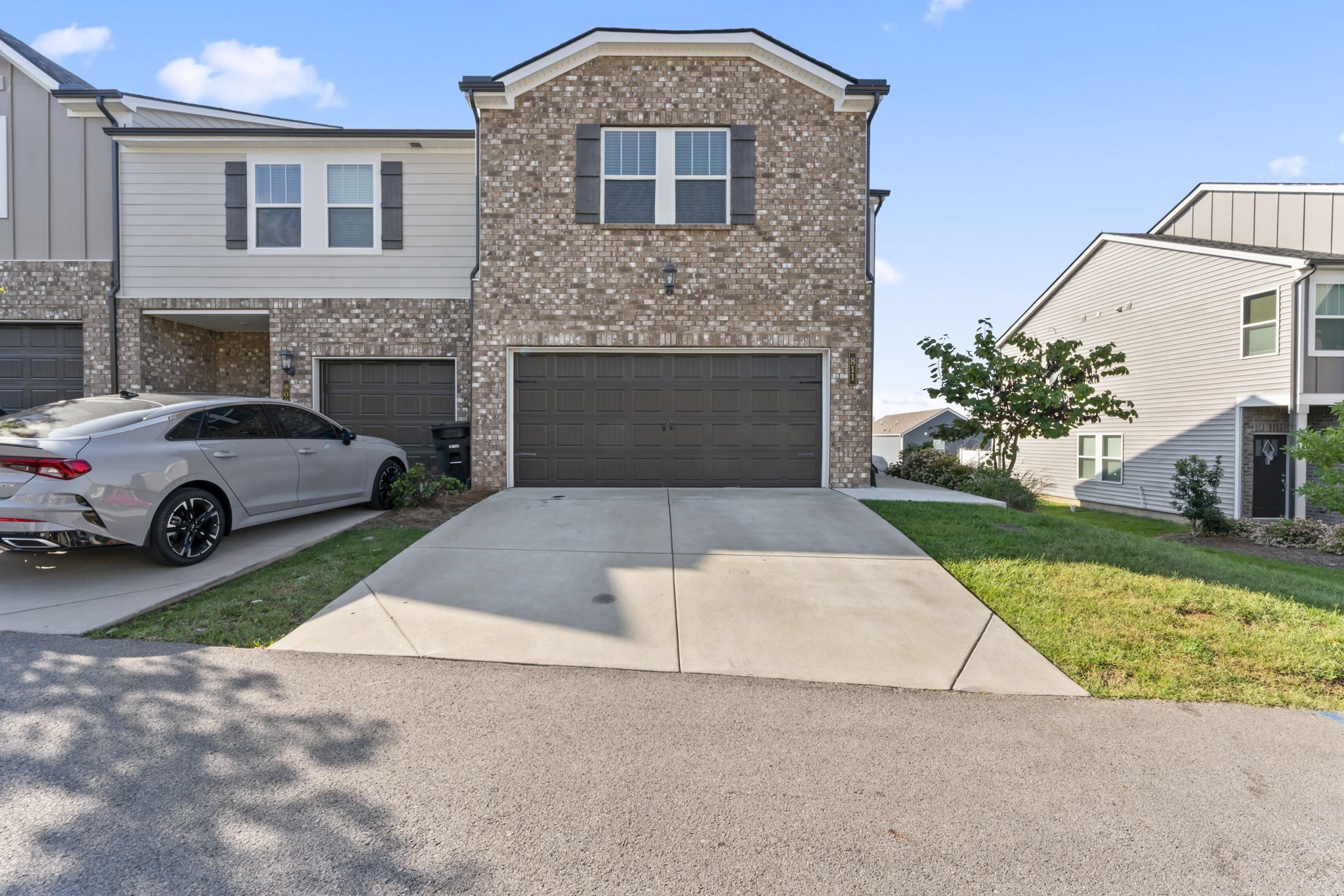 811 Arrington Way Property Photo 2