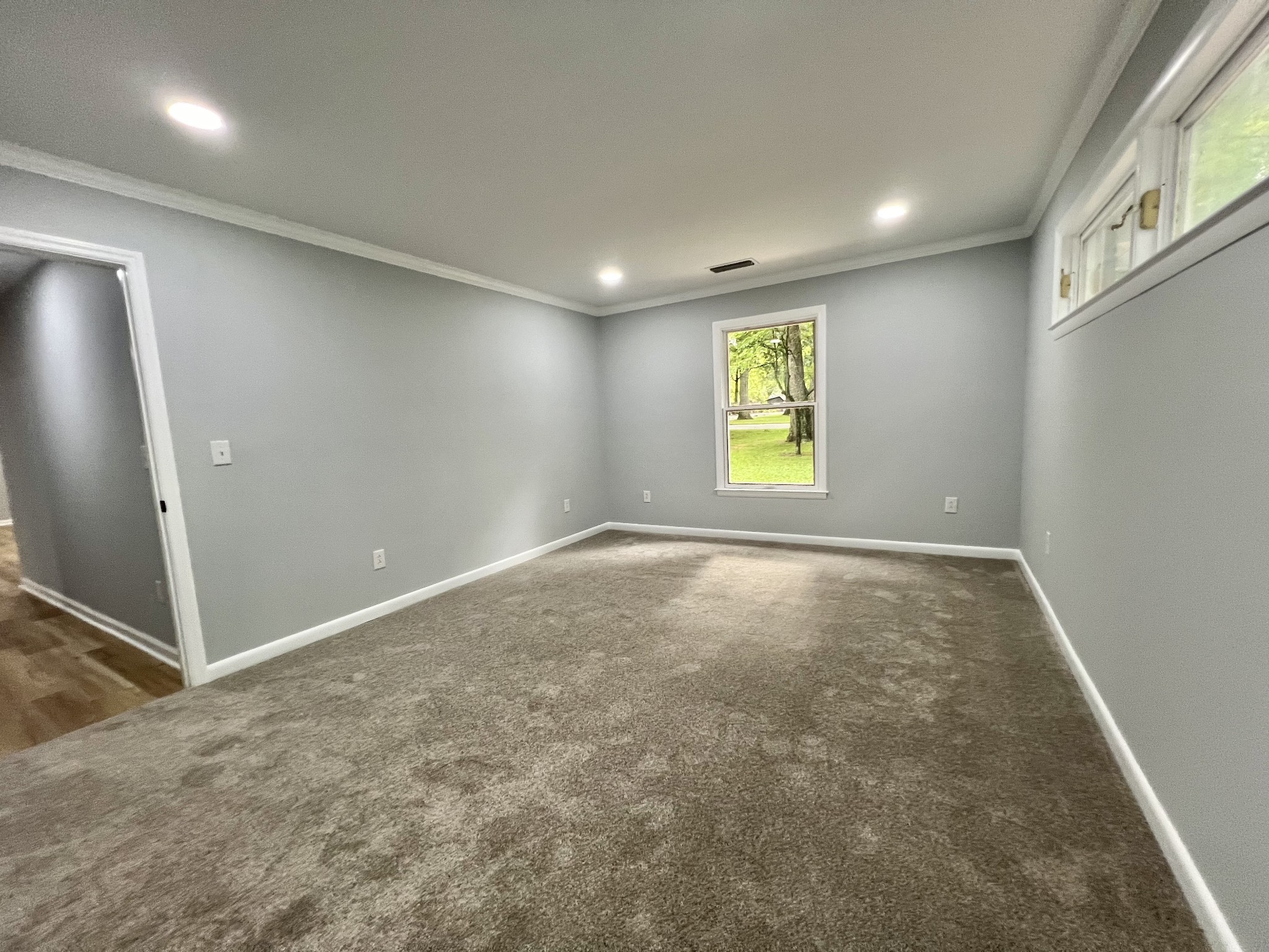 304 Sharondale Dr Property Photo 10