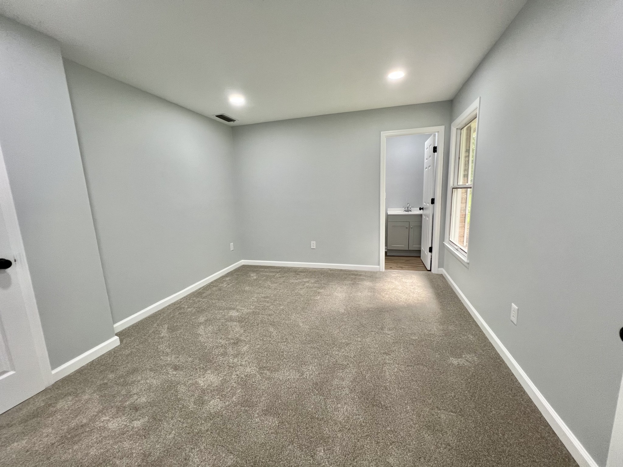 304 Sharondale Dr Property Photo 12