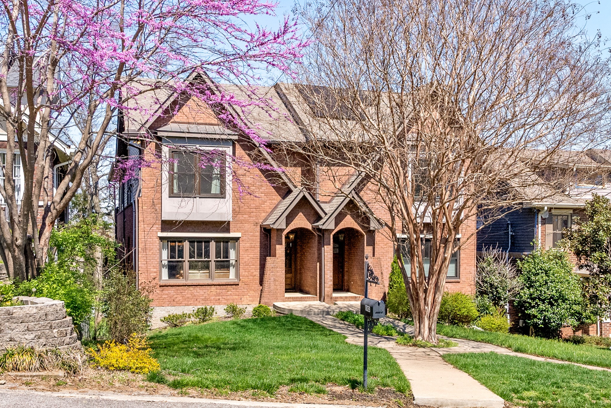1802 Ashwood Townhomes Real Estate Listings Main Image