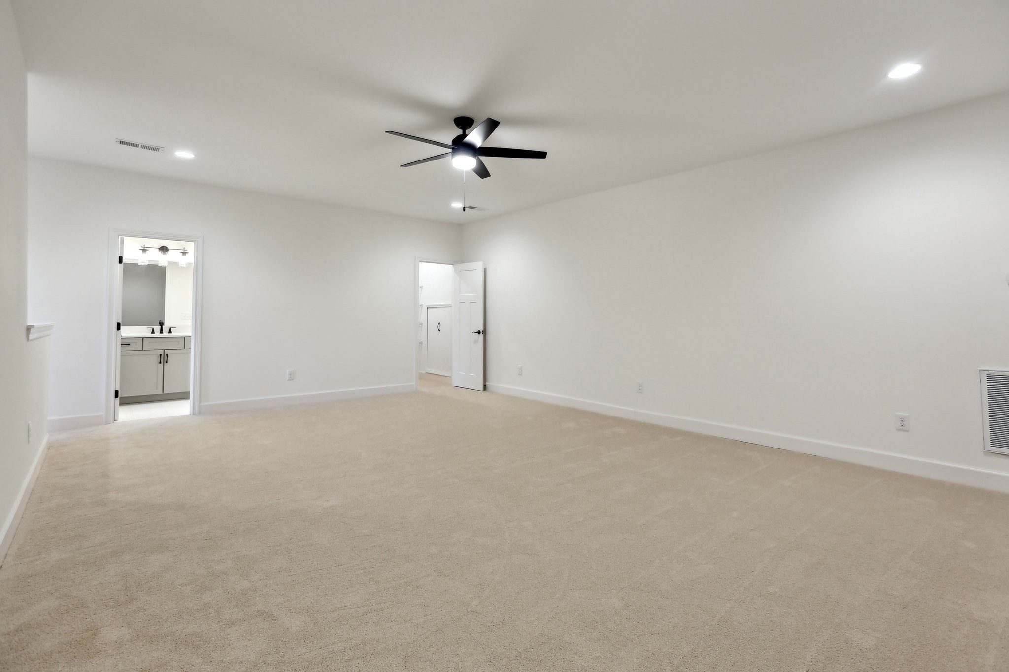 120 Nickolas Cir Property Photo 20