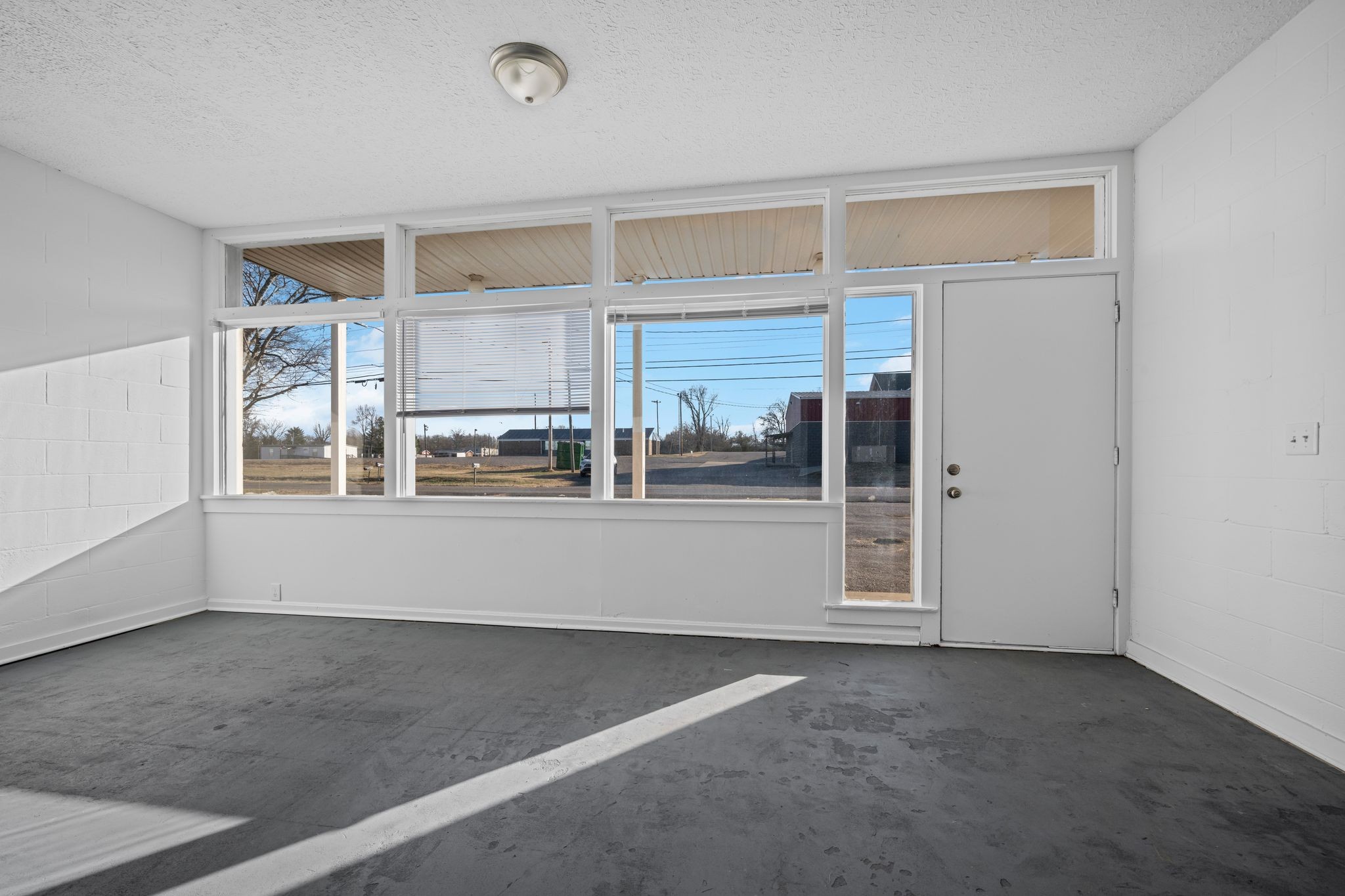 105 College Street, E Property Photo 3