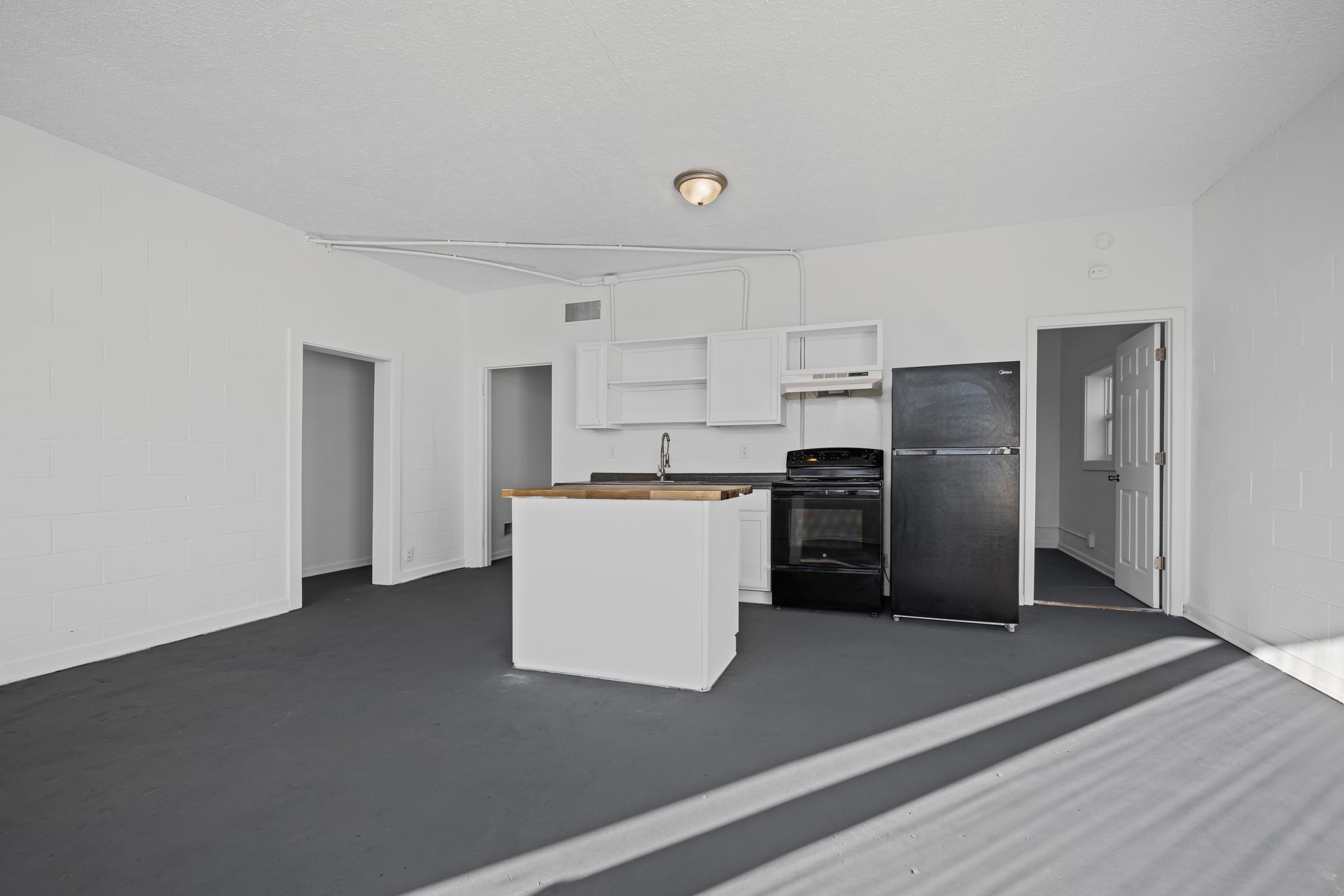 105 College Street, E Property Photo 4