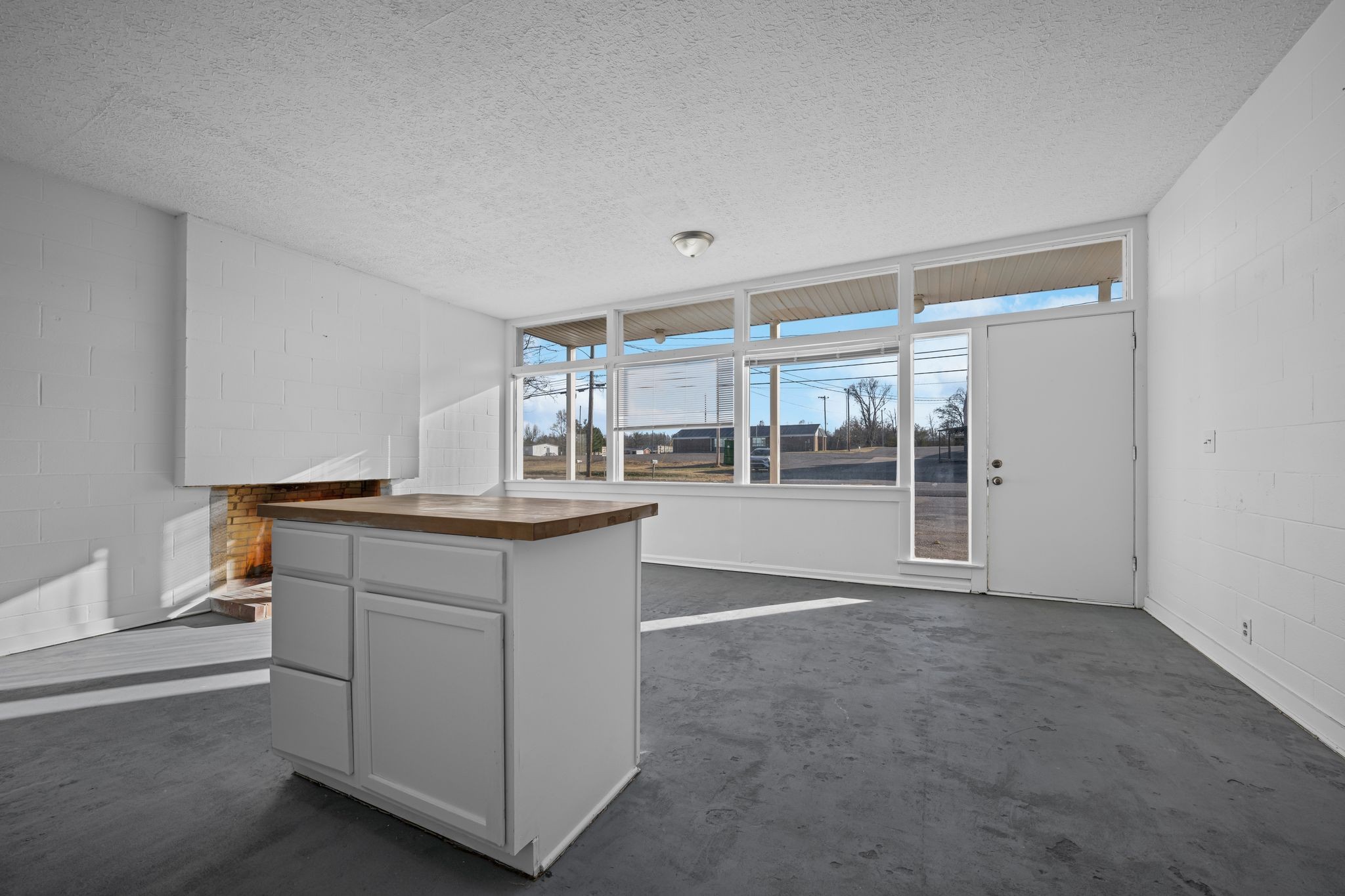 105 College Street, E Property Photo 5