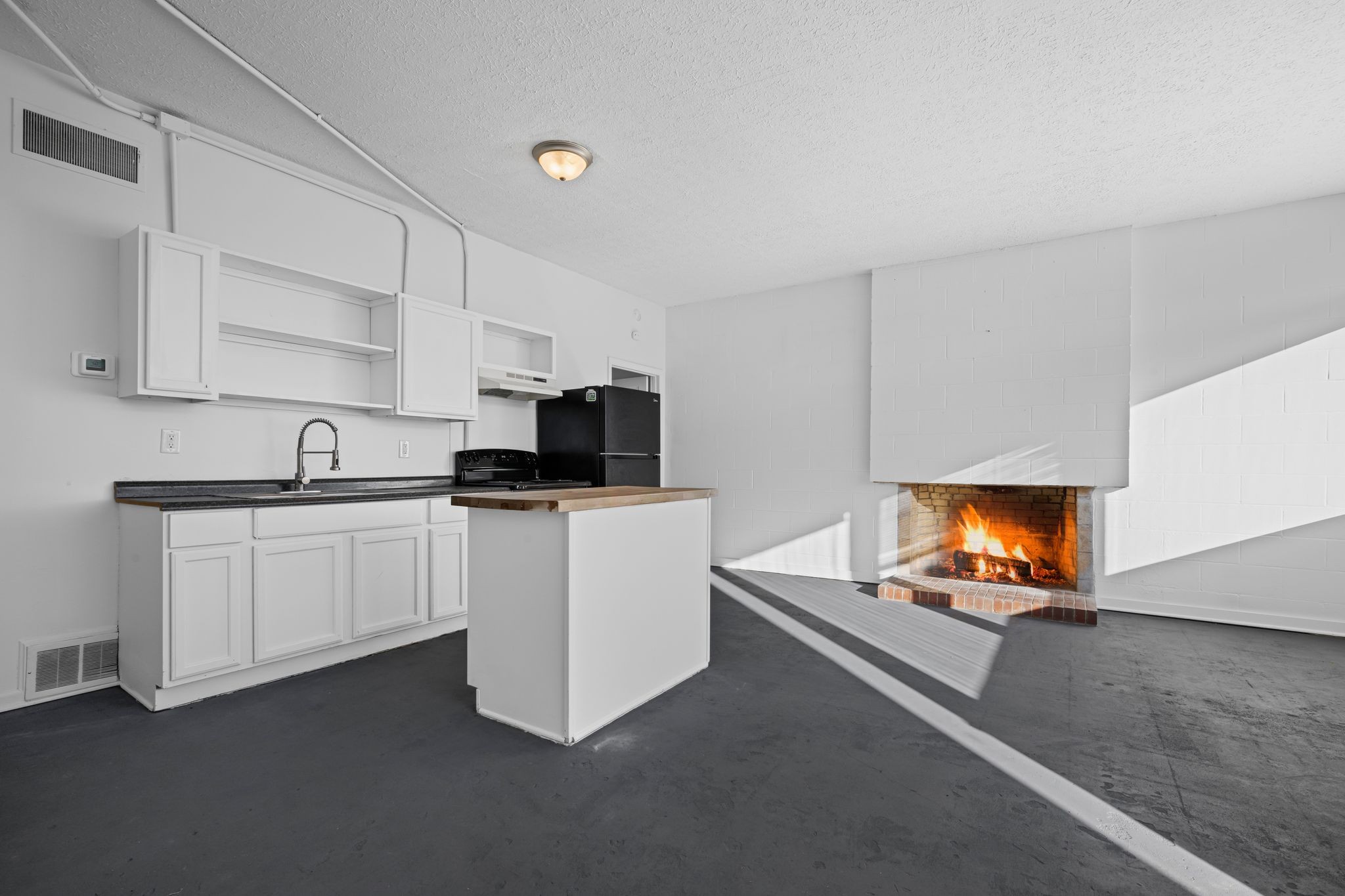 105 College Street, E Property Photo 8