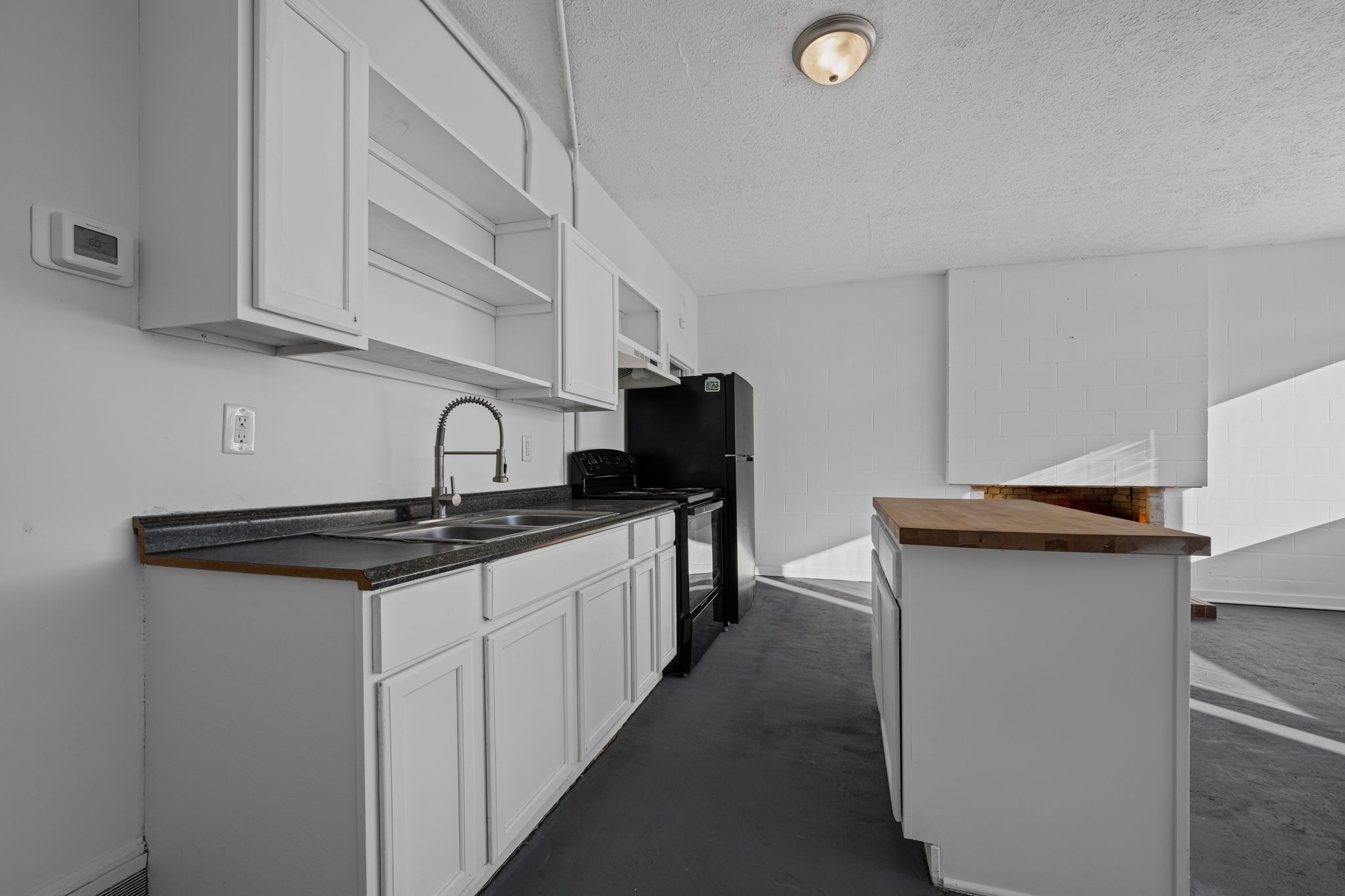 105 College Street, E Property Photo 10