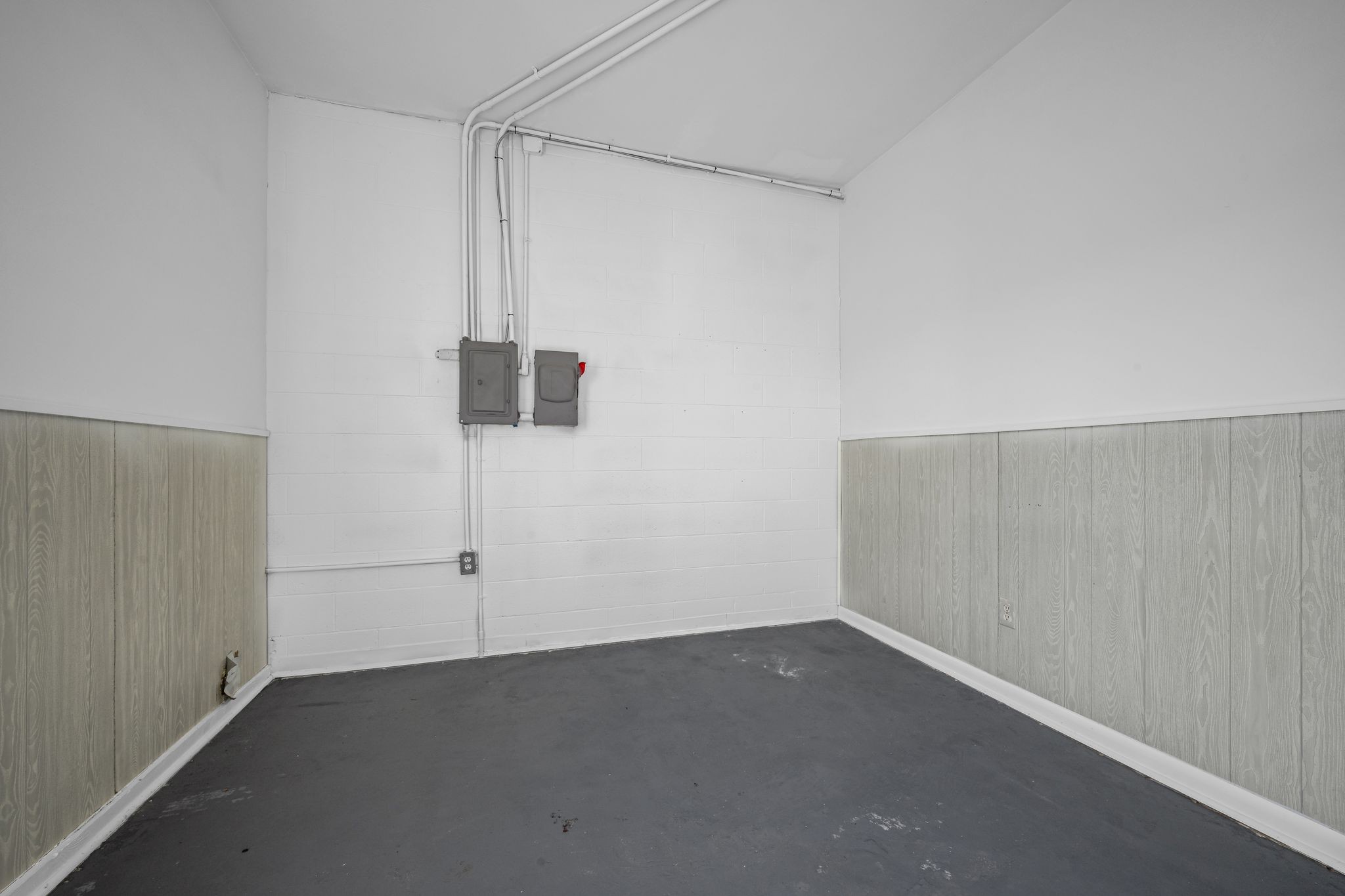 105 College Street, E Property Photo 15