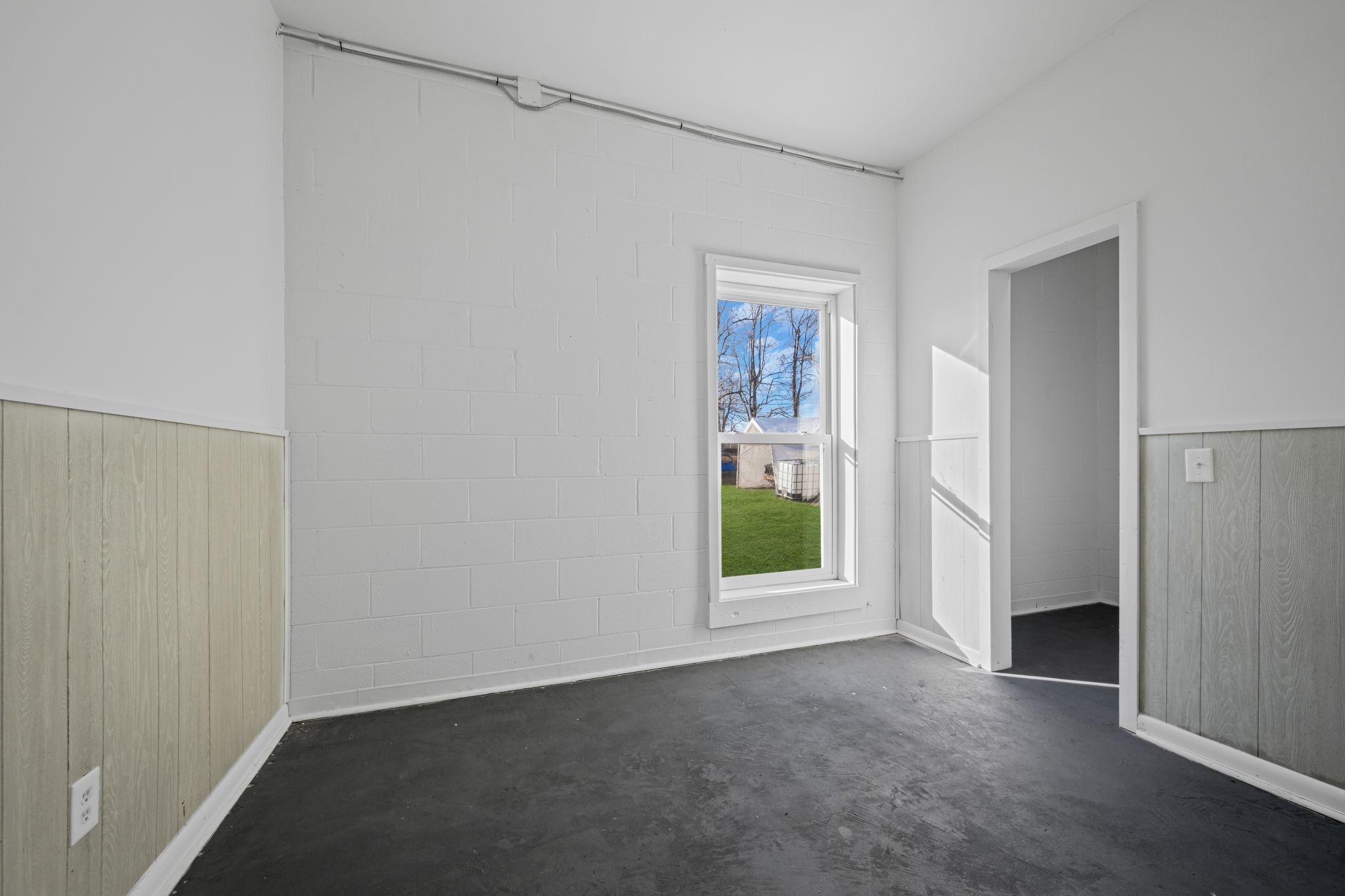 105 College Street, E Property Photo 21