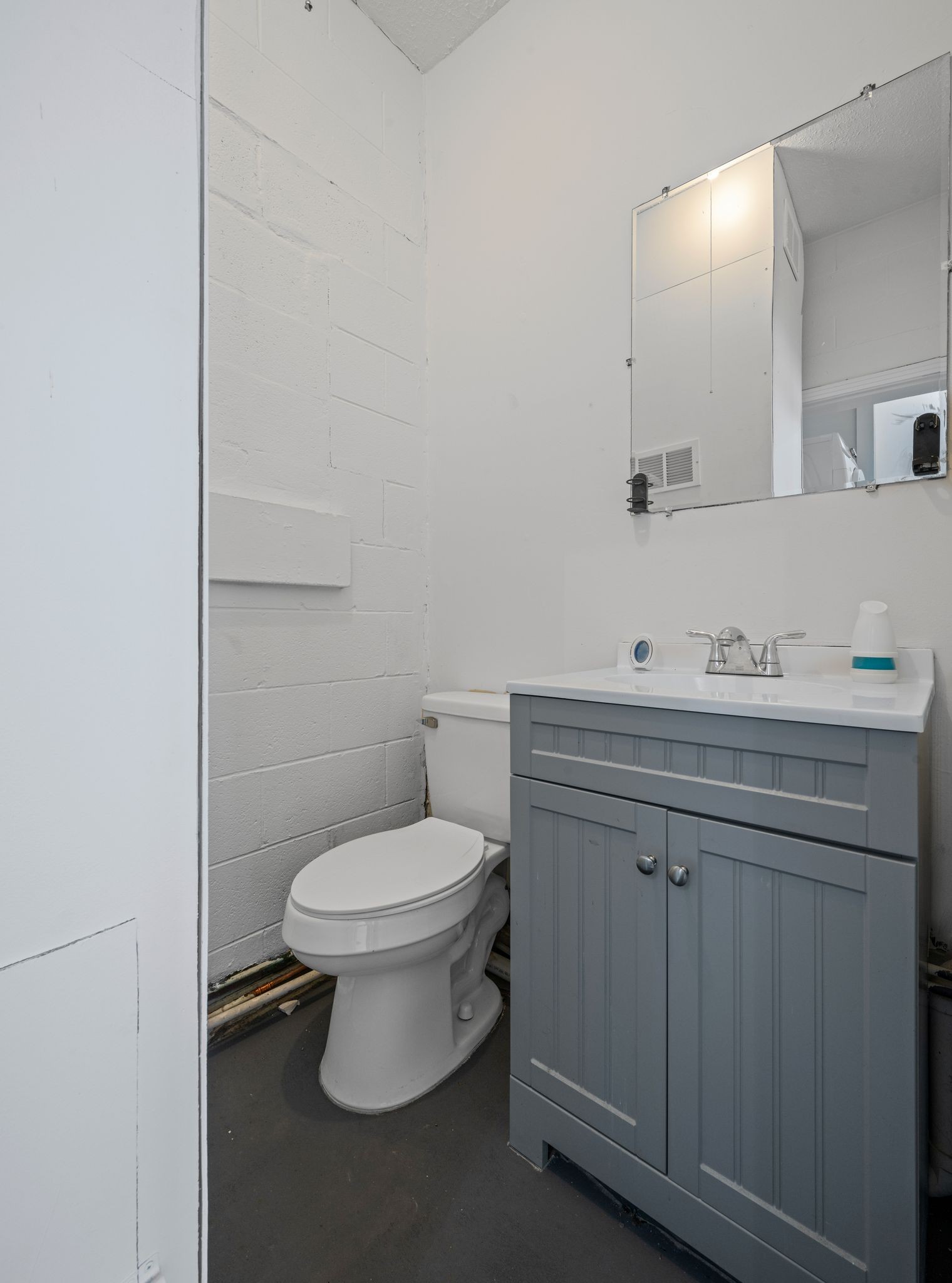 105 College Street, E Property Photo 24
