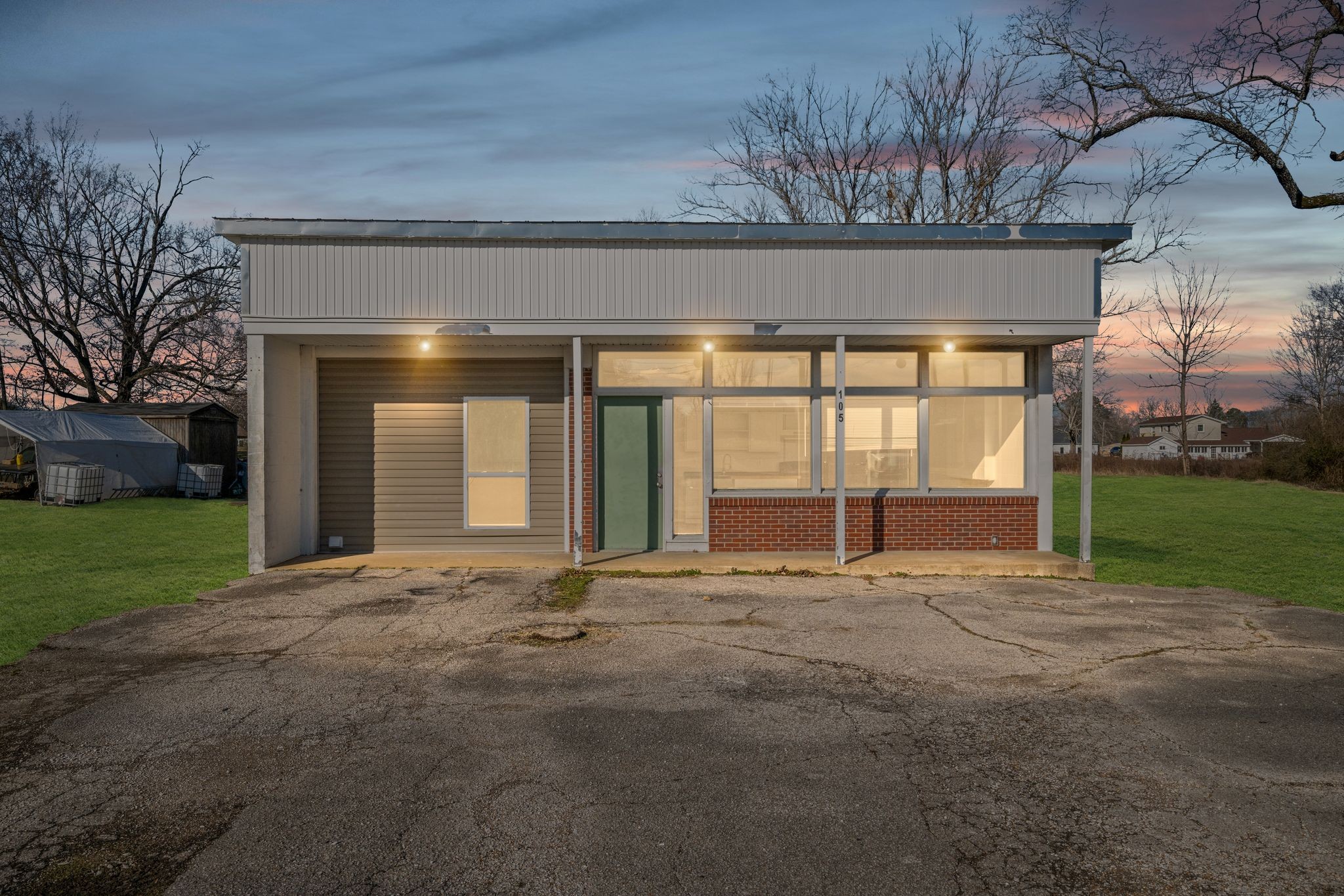 105 College Street, E Property Photo 27