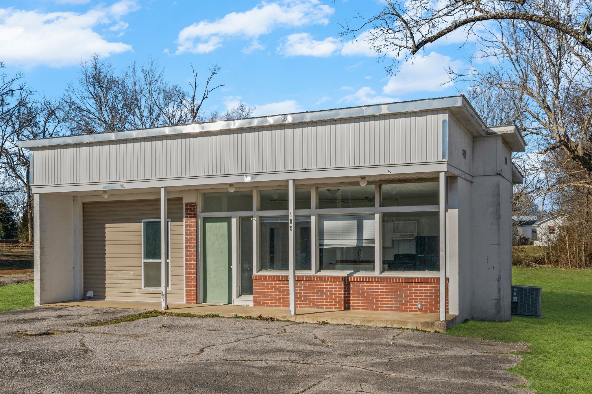 105 College Street, E Property Photo 28