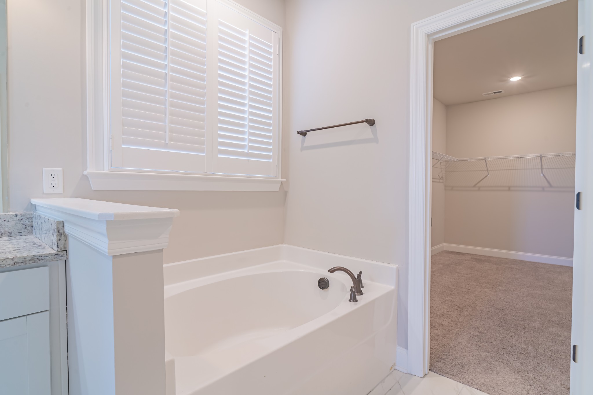3228 Vinemont Dr Property Photo 38