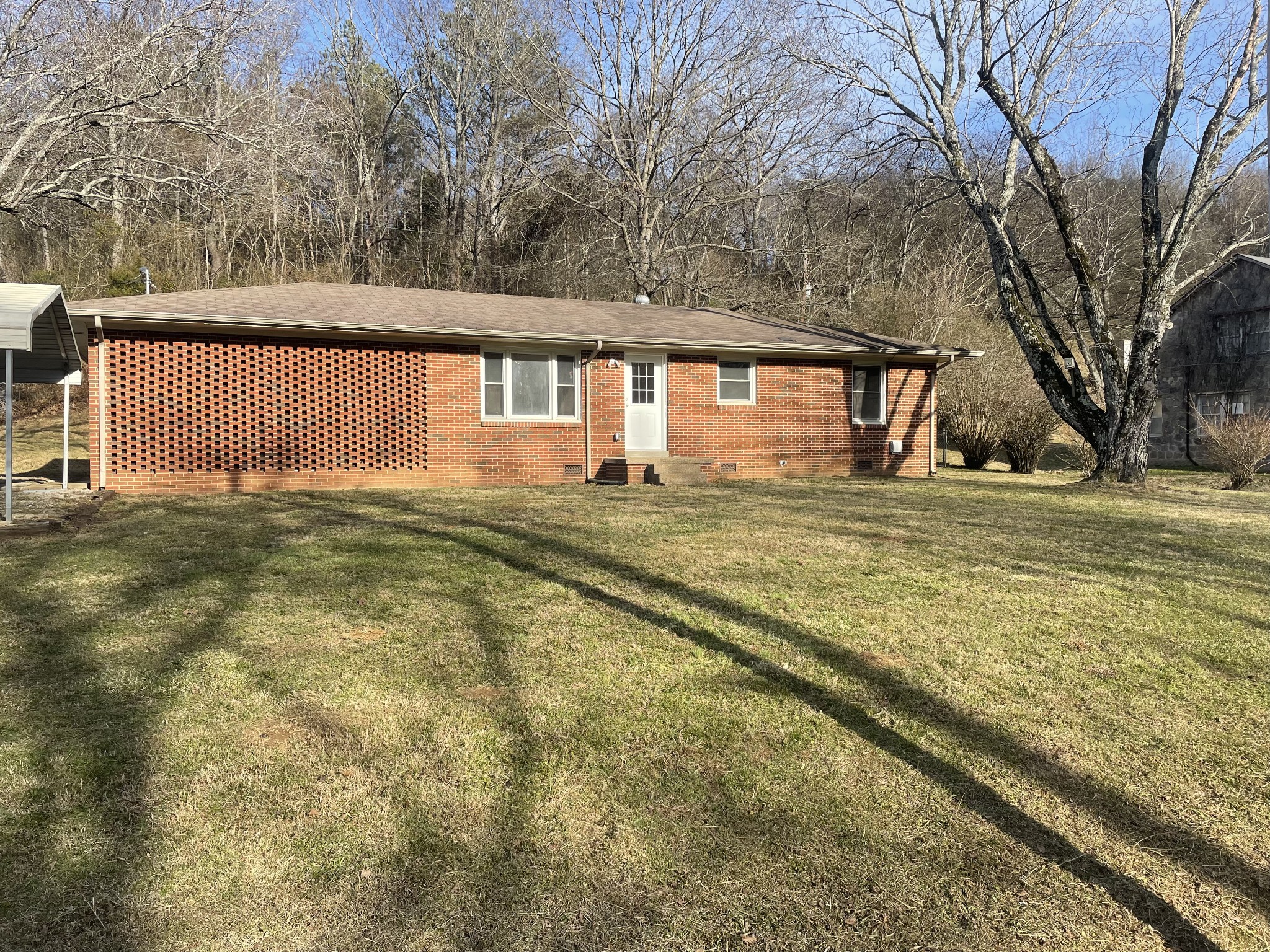 2172 Columbia Hwy Property Photo 1