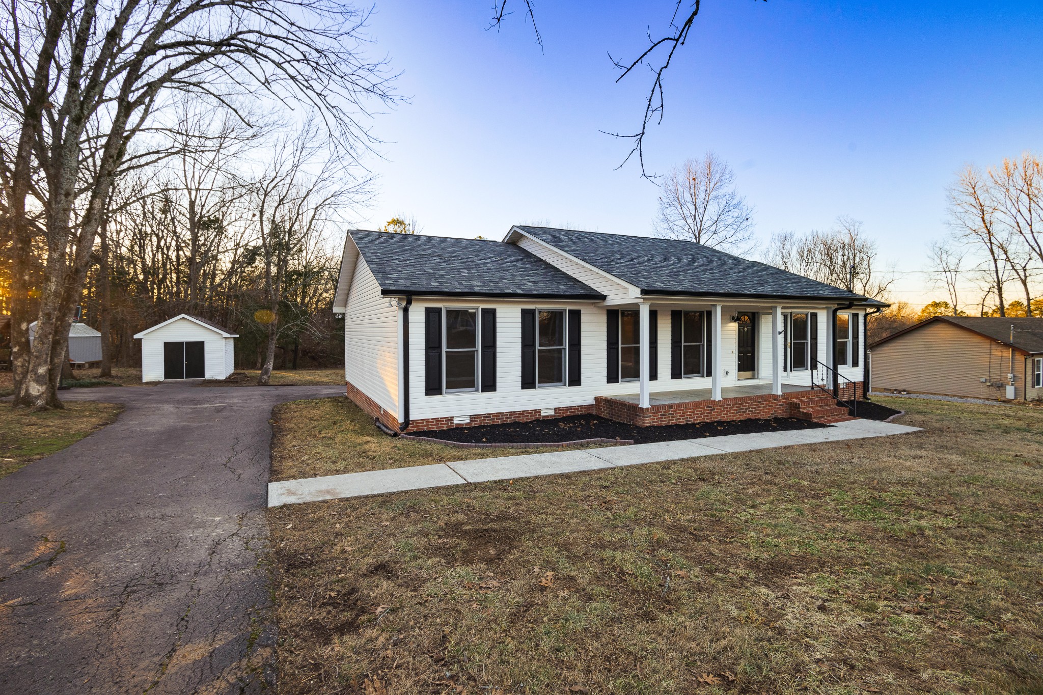 1508 Raby Ave Property Photo 4