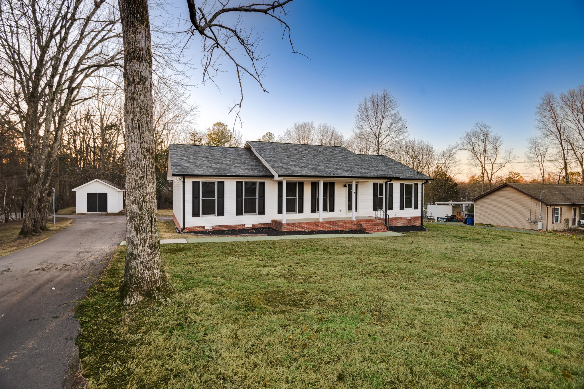1508 Raby Ave Property Photo 8
