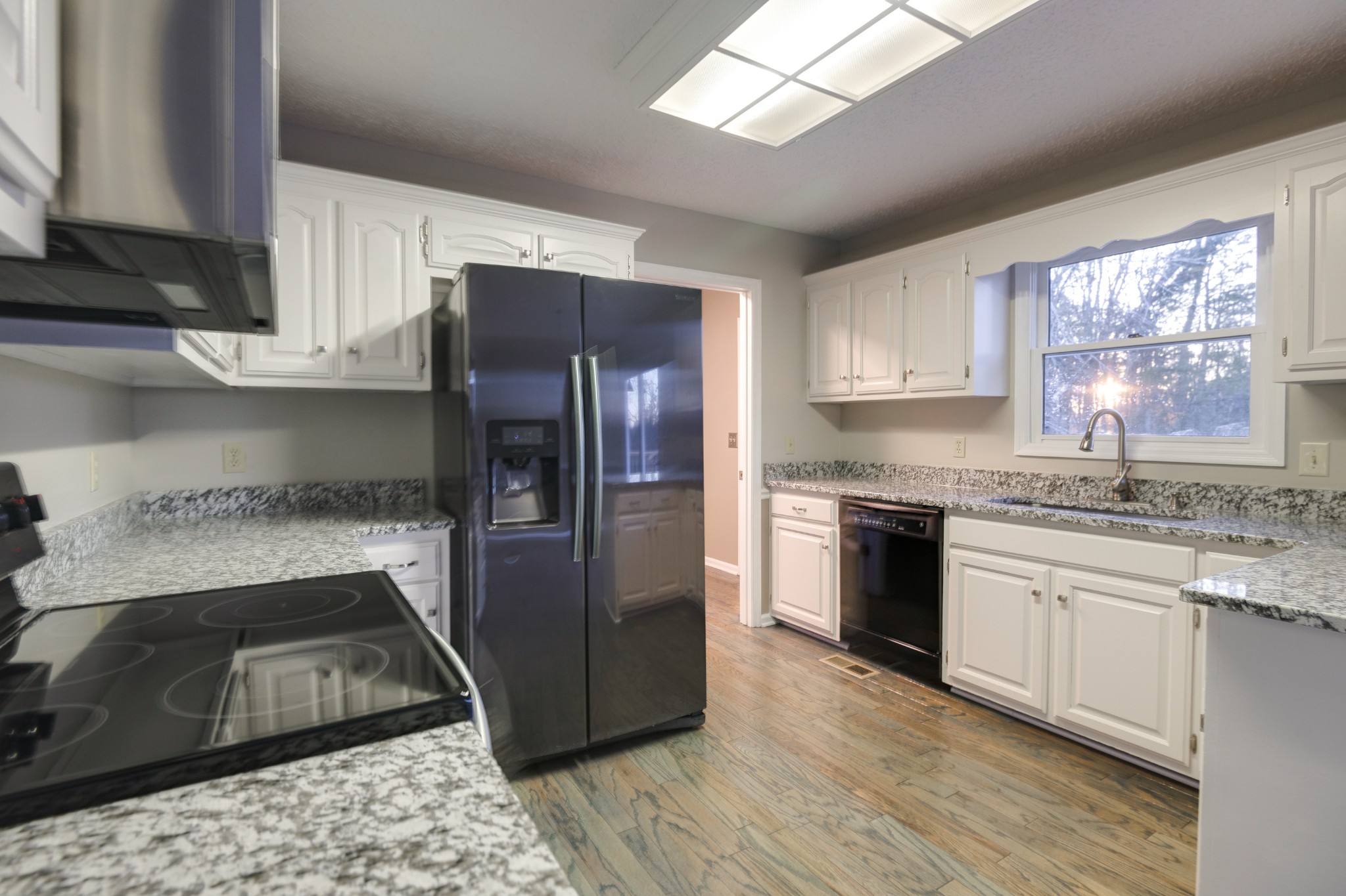 1508 Raby Ave Property Photo 33