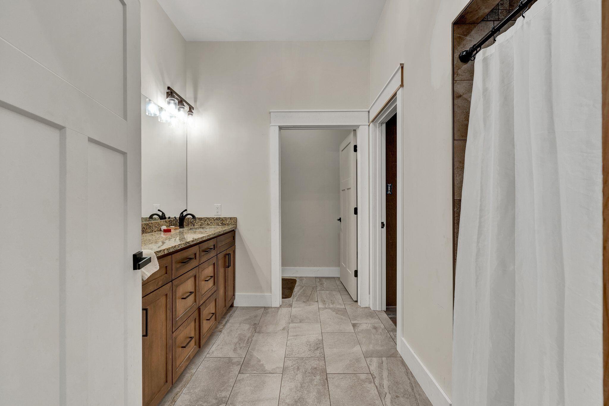 1050 Whisperwood Trail Property Photo 27