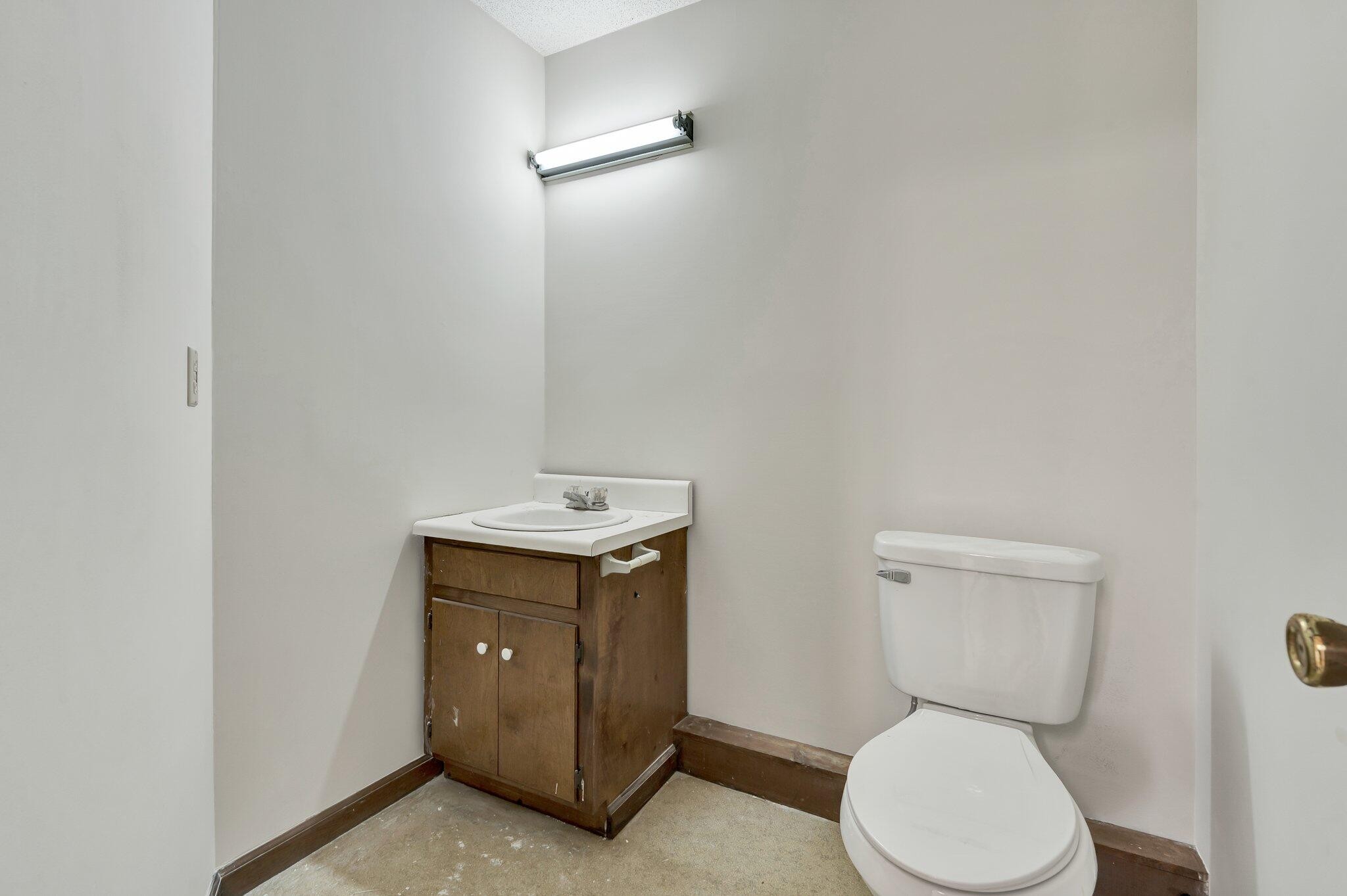 1050 Whisperwood Trail Property Photo 29