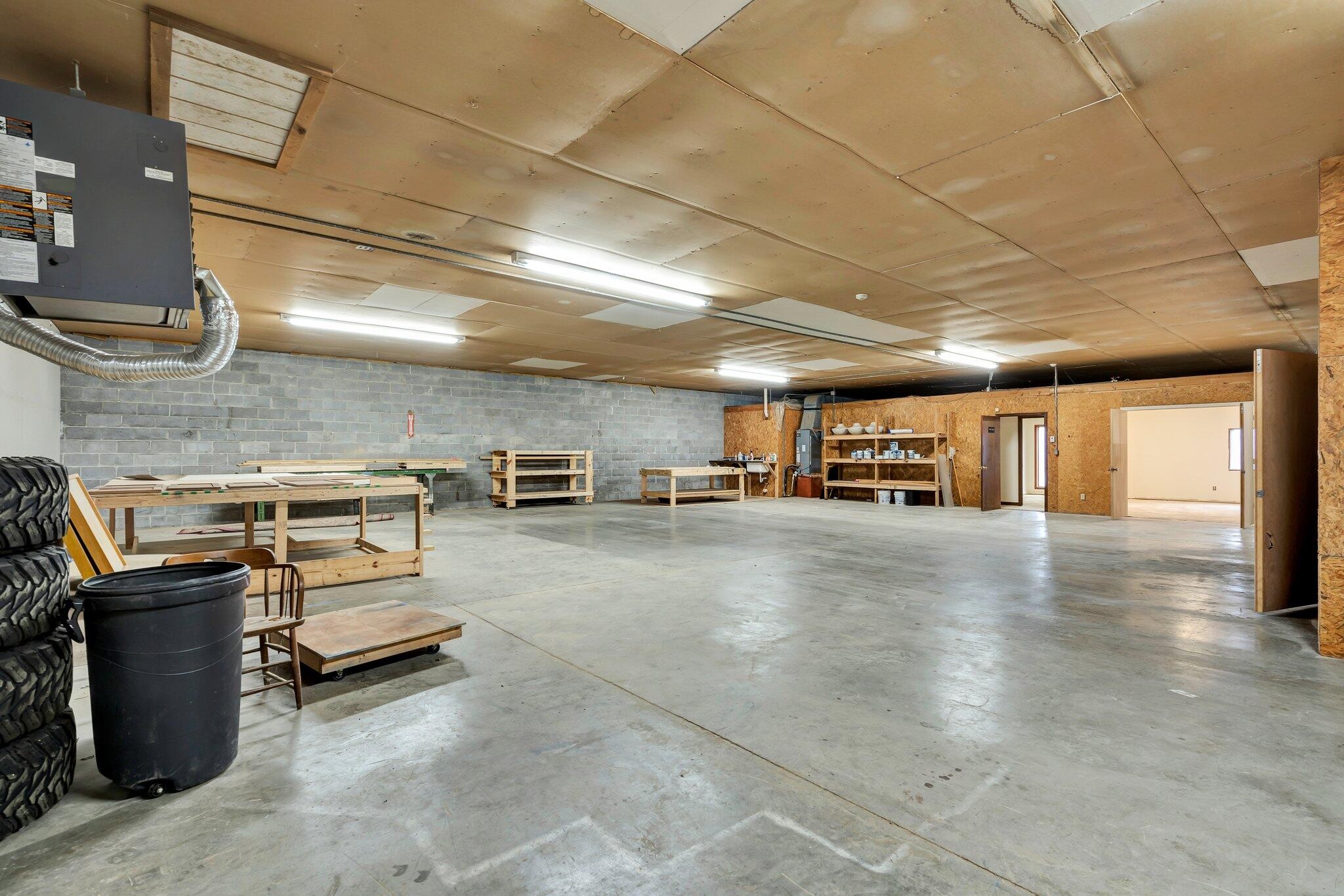 1050 Whisperwood Trail Property Photo 47