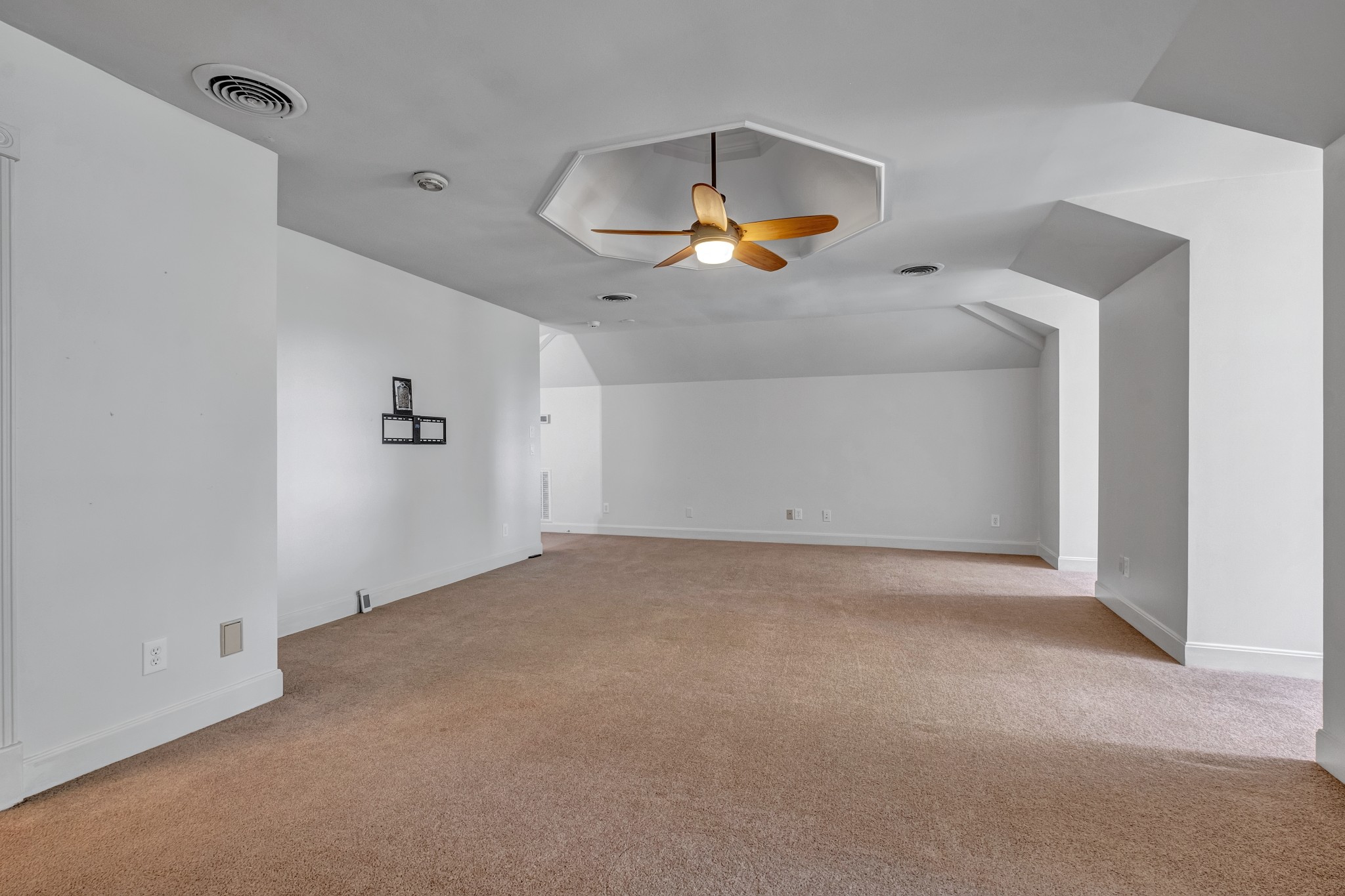 827 Tyne Blvd Property Photo 42