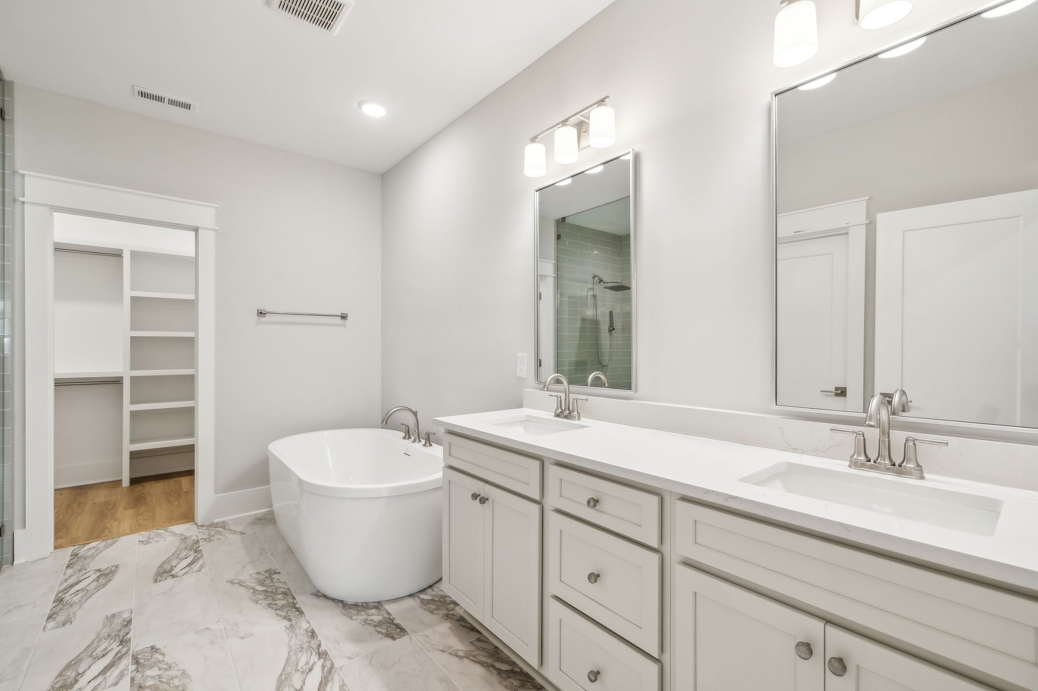 3417 John Richards Dr Property Photo 4