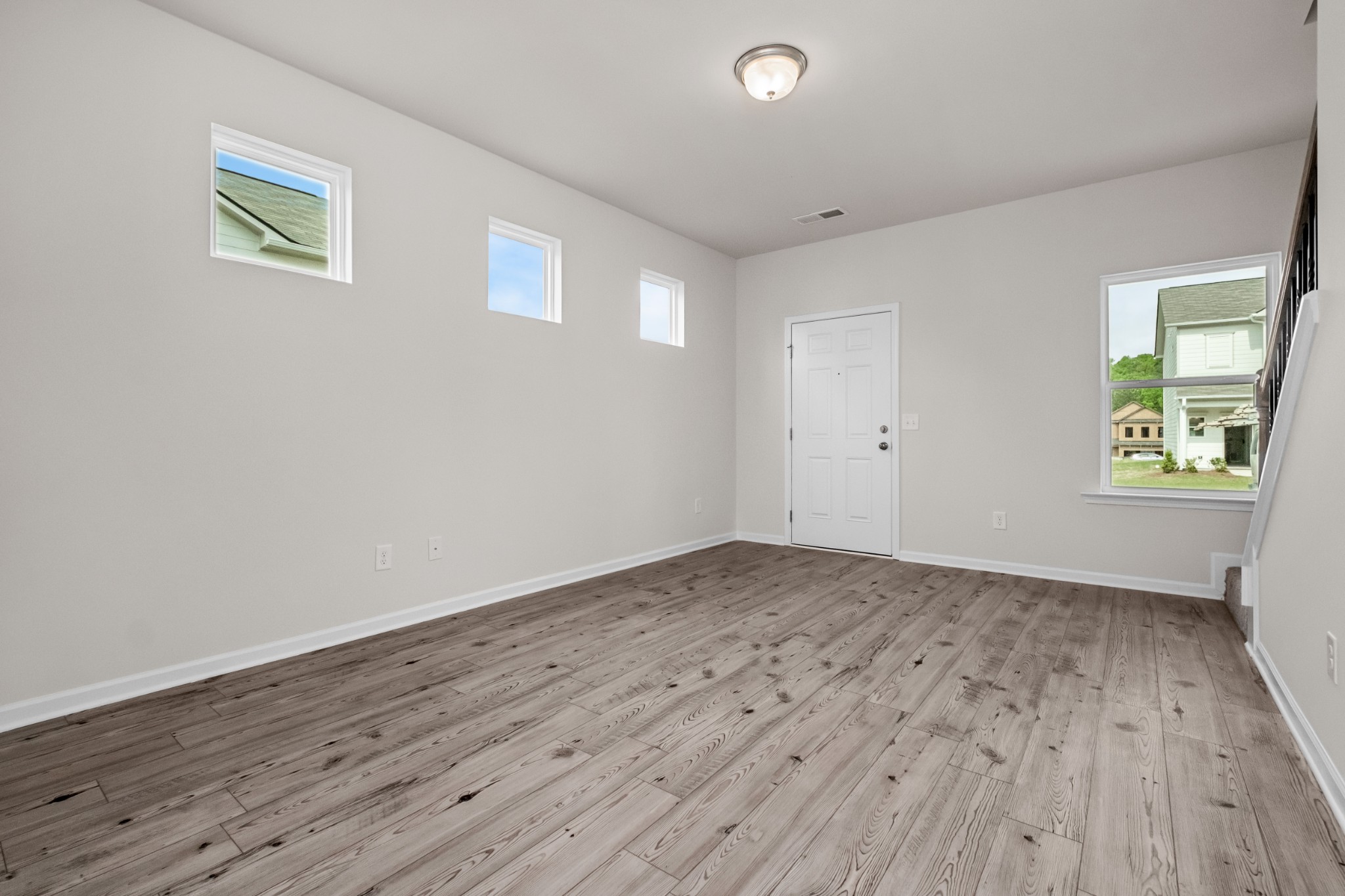 914 Andasia Way Property Photo 7