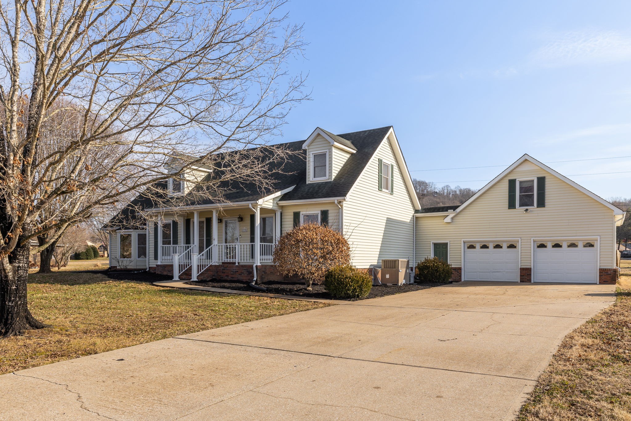 23 Oak Hill Ln Property Photo 1