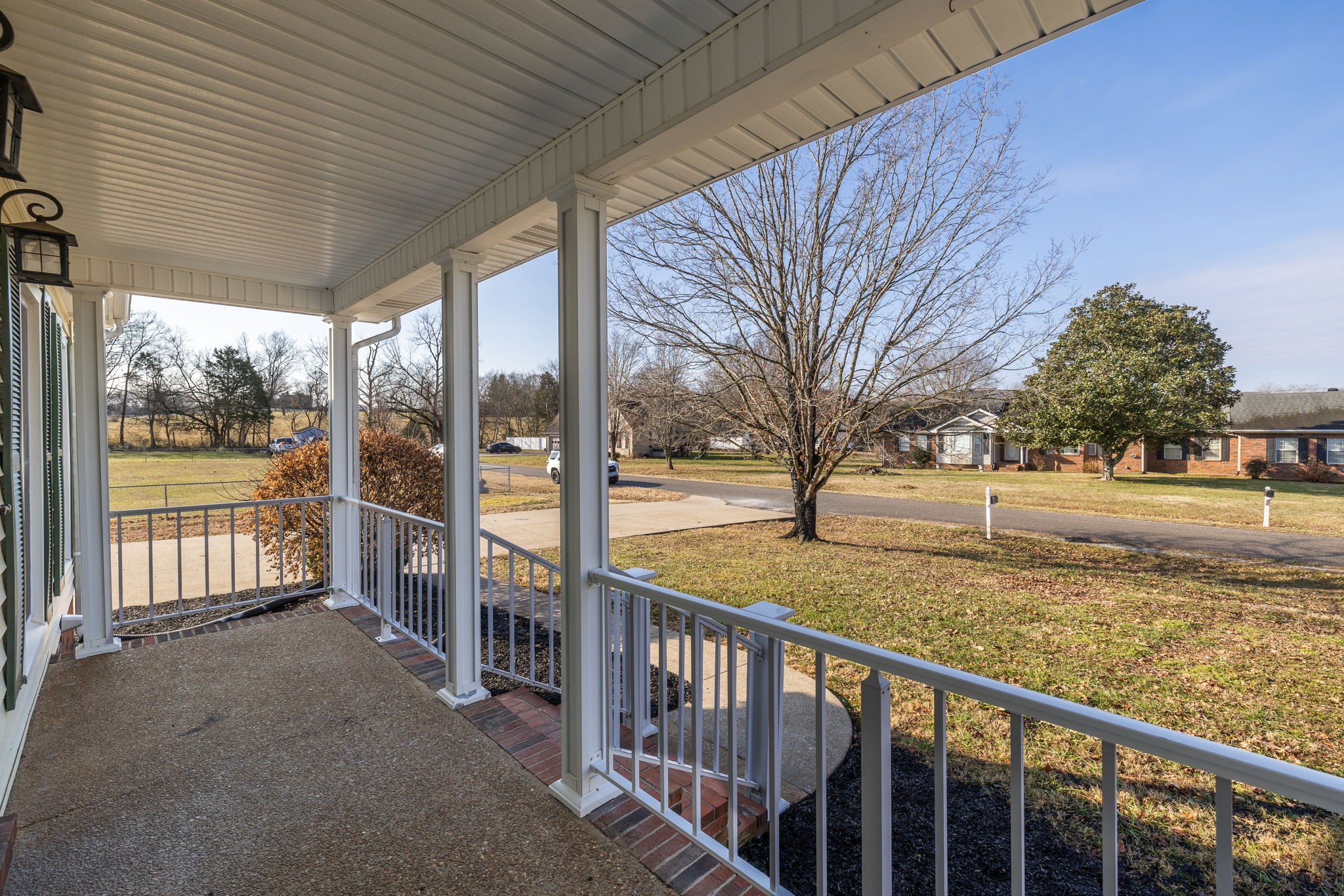 23 Oak Hill Ln Property Photo 4