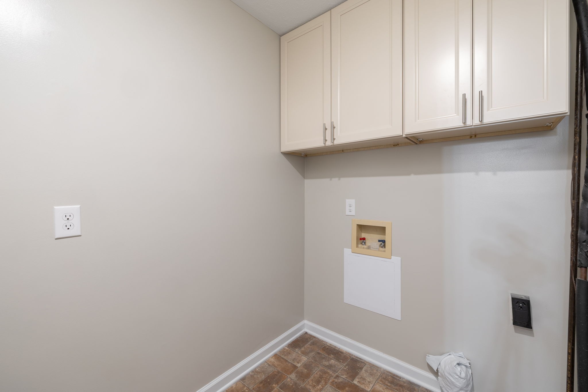 23 Oak Hill Ln Property Photo 18
