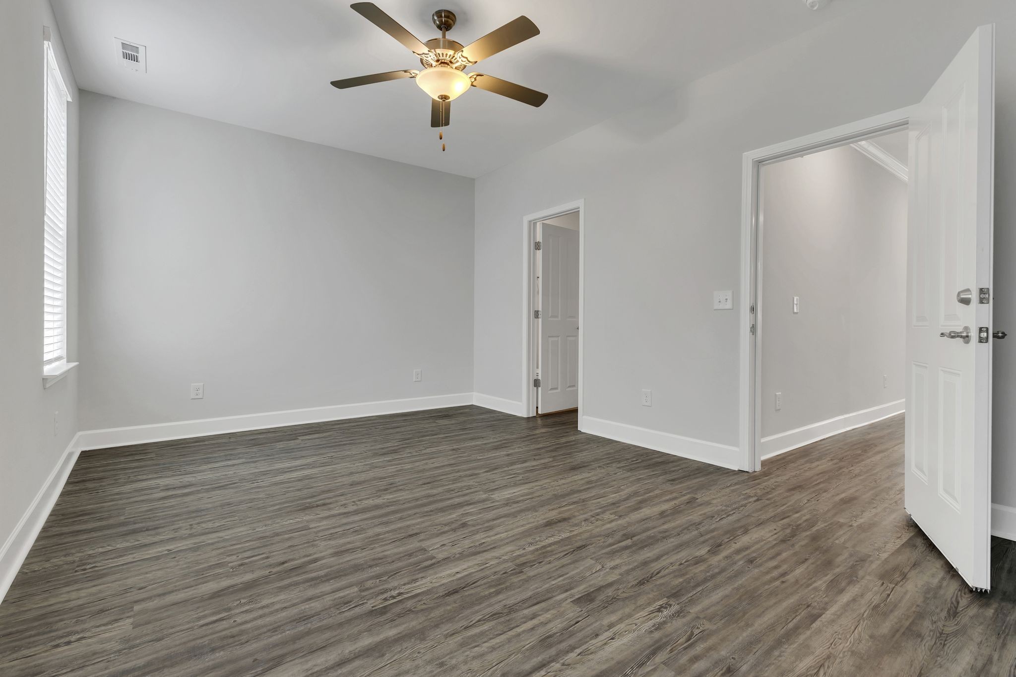 1001a 51st Ave Property Photo 5