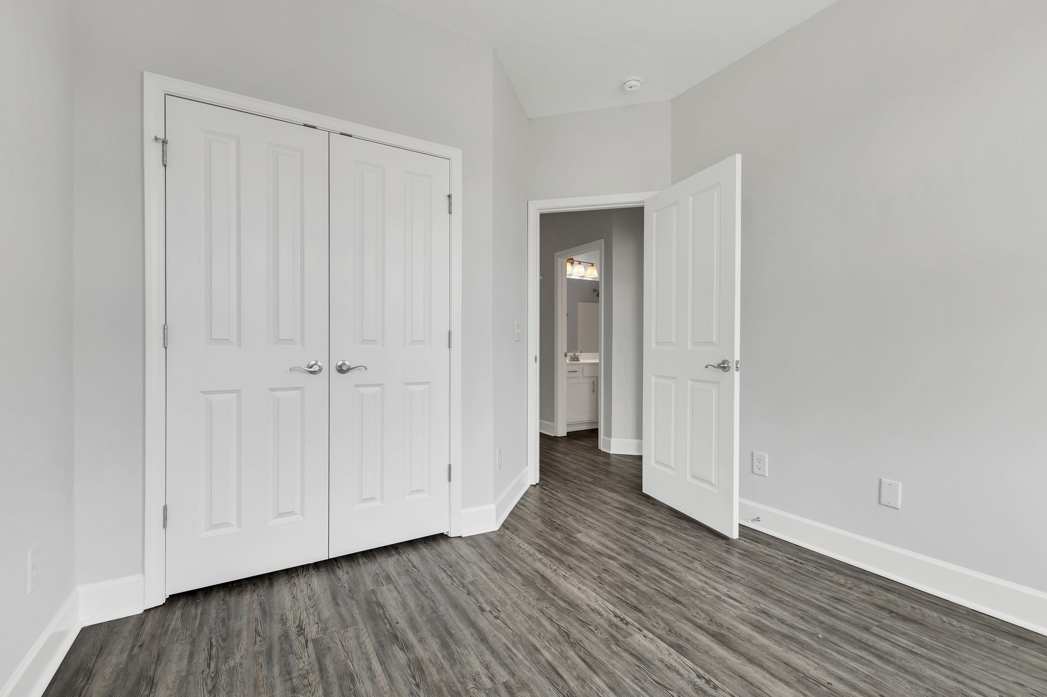 1001a 51st Ave Property Photo 24