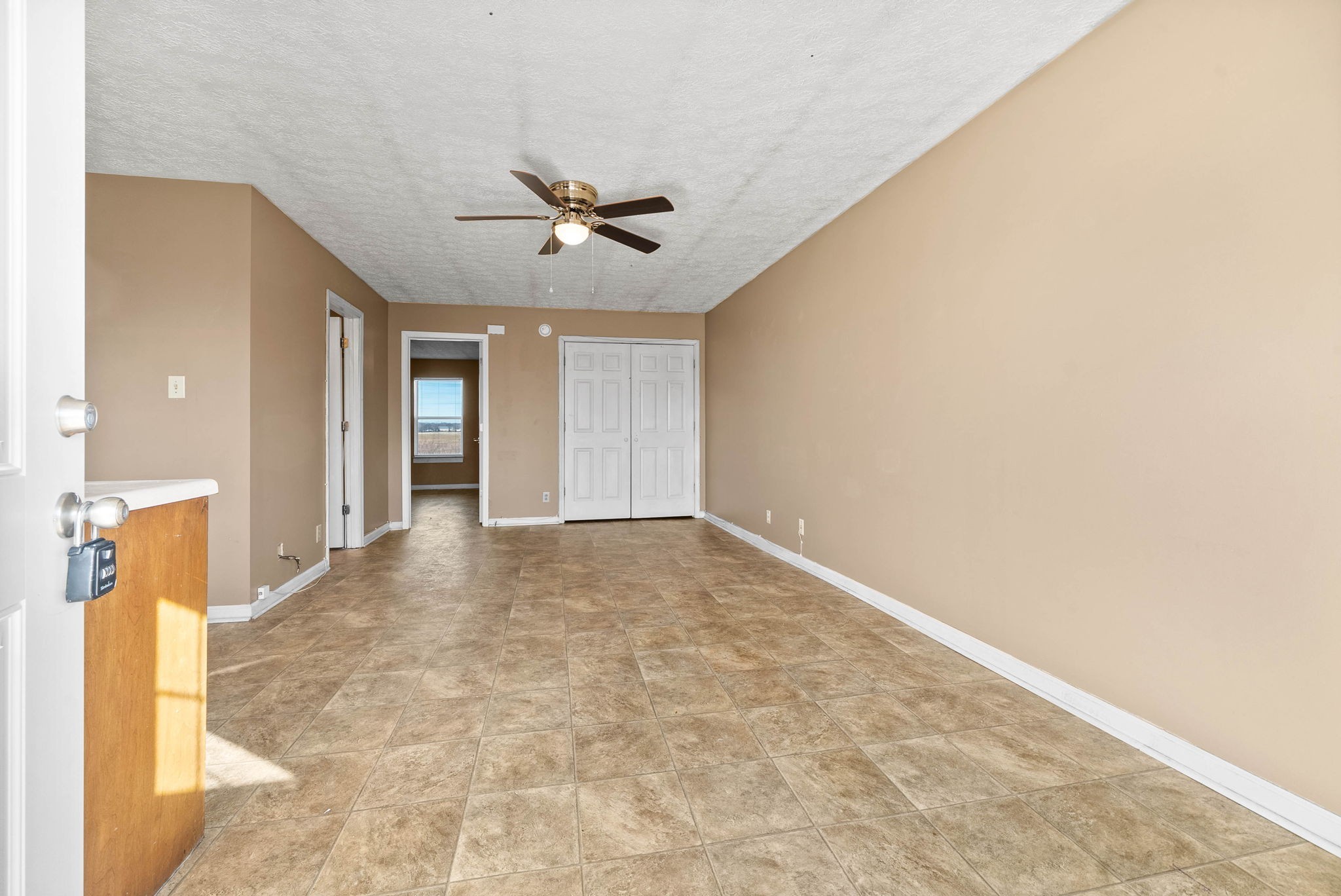 308 Thompsonville Lane Property Photo 3
