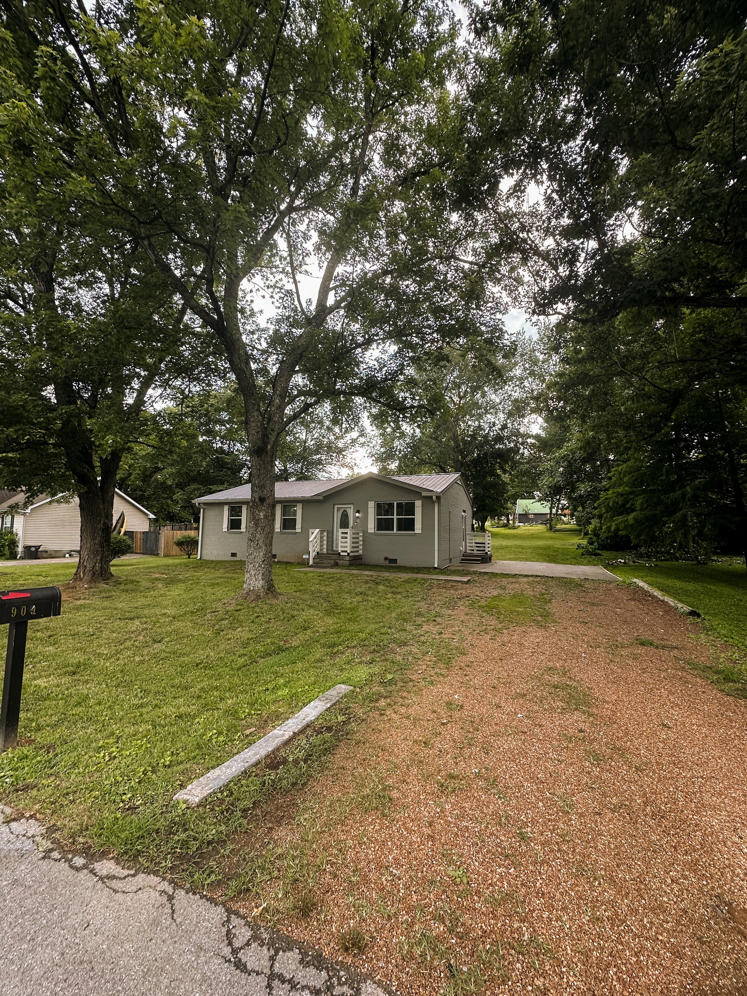 909 Turner Dr Property Photo 2