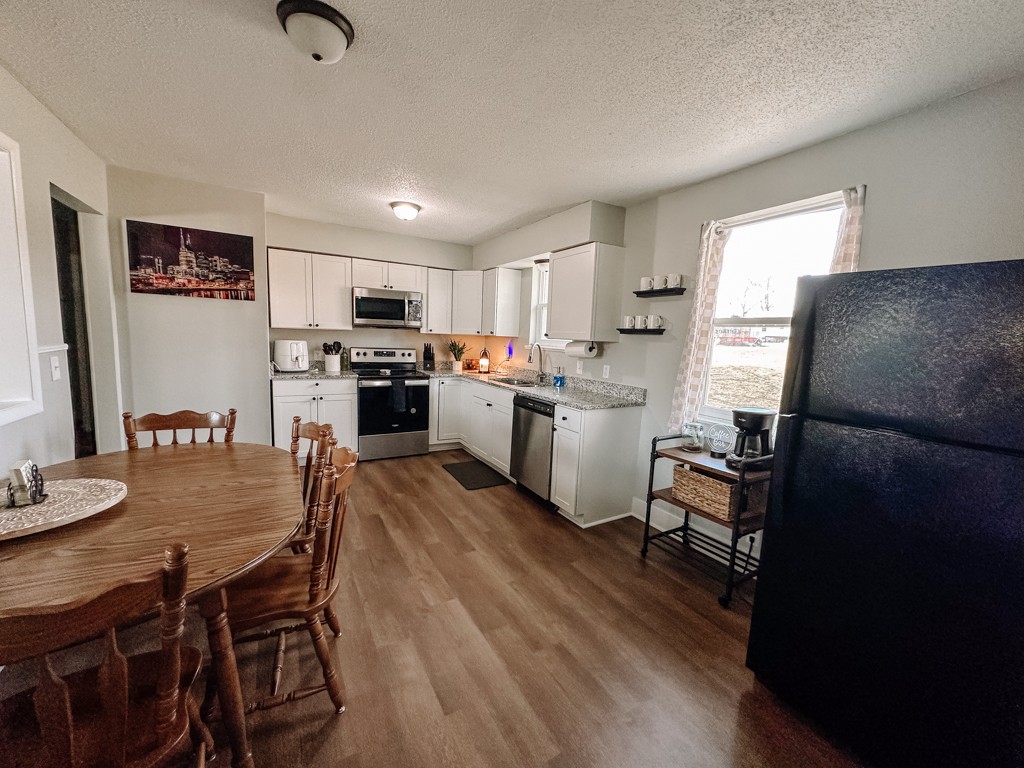 909 Turner Dr Property Photo 6