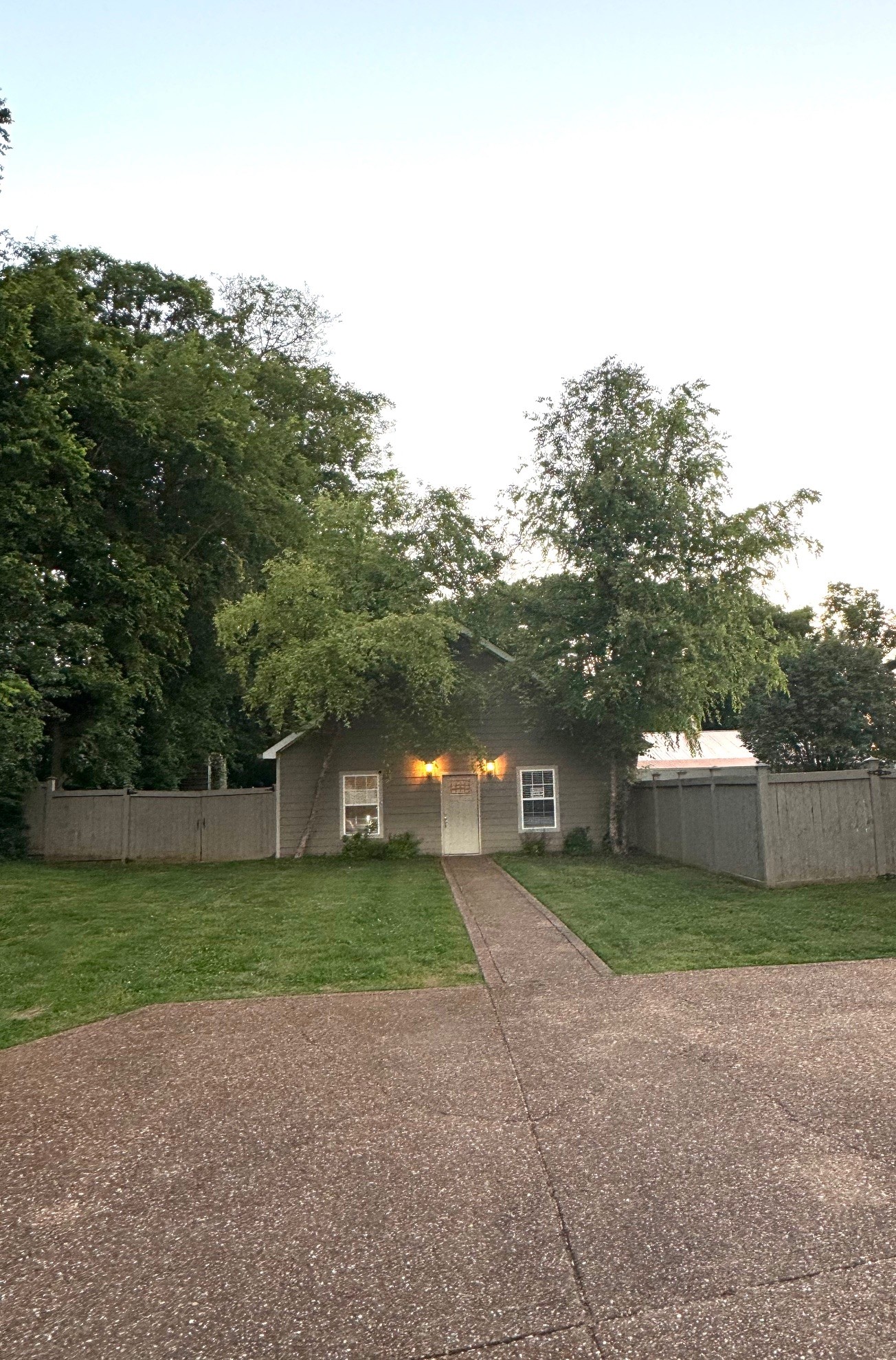 2231 Tindell Ln Property Photo 23