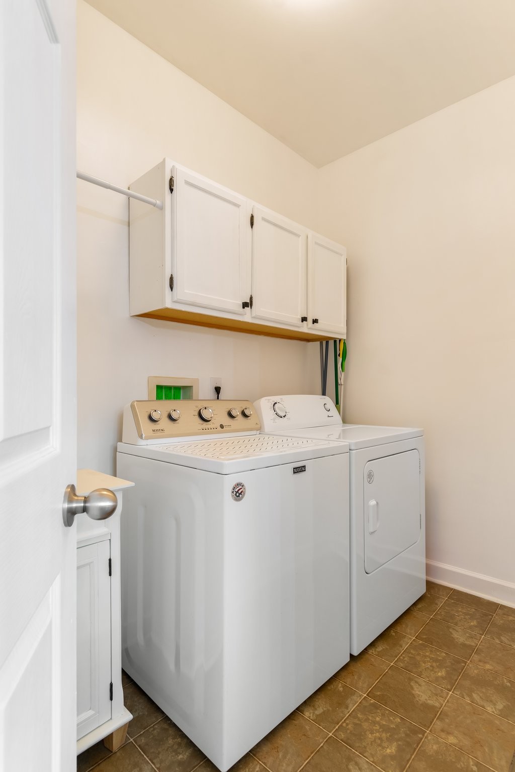 1126 Waverly Pl Property Photo 30