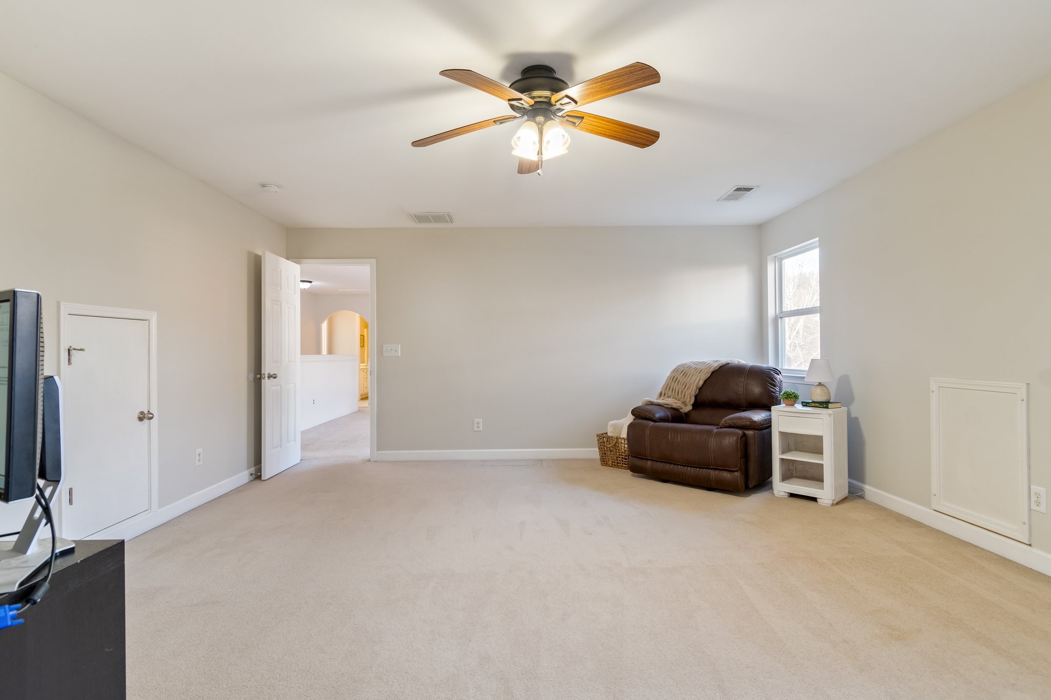 1126 Waverly Pl Property Photo 41