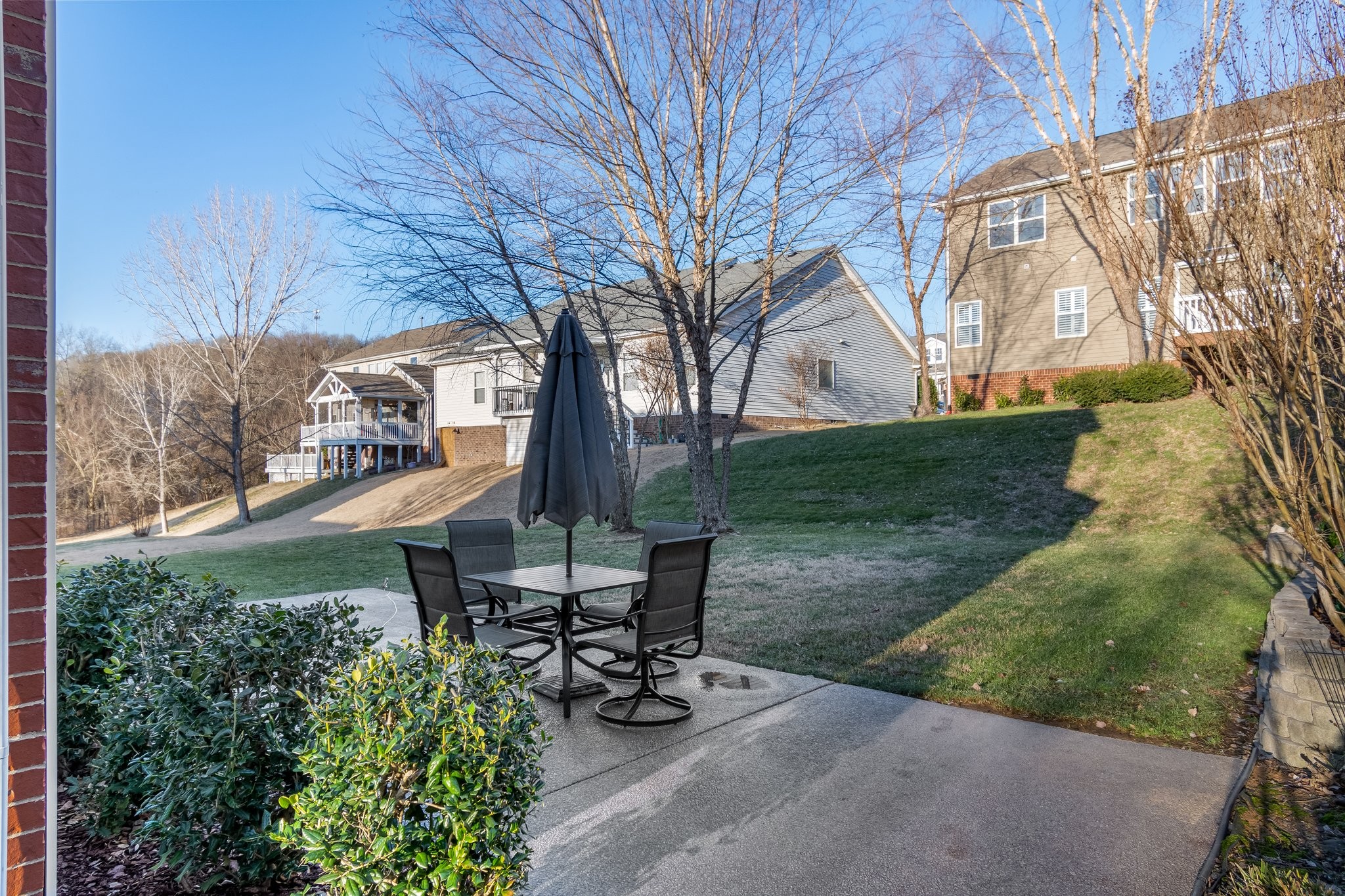 1126 Waverly Pl Property Photo 44