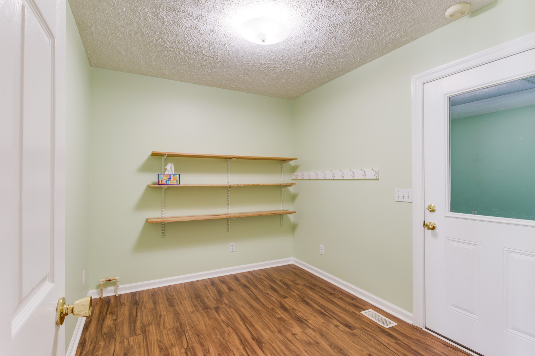 396 Deerfield Cir Property Photo 17