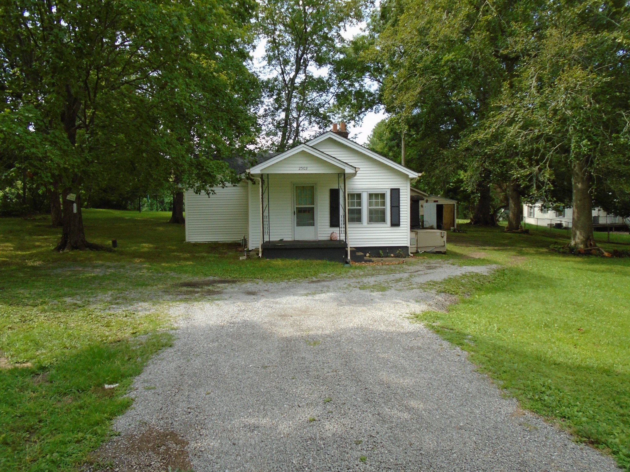 2503 Memorial Blvd Property Photo 1