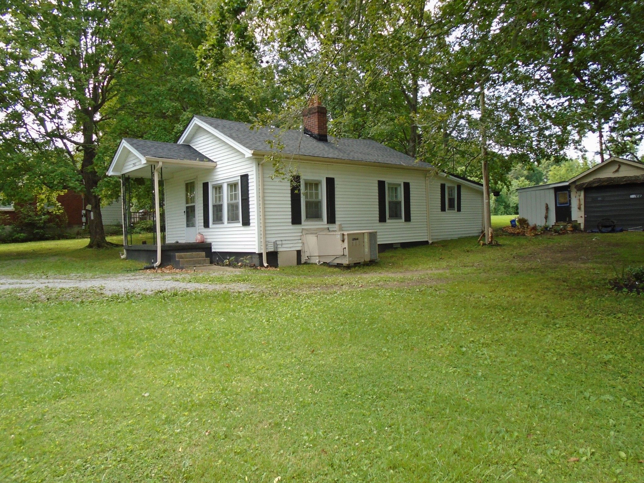 2503 Memorial Blvd Property Photo 2