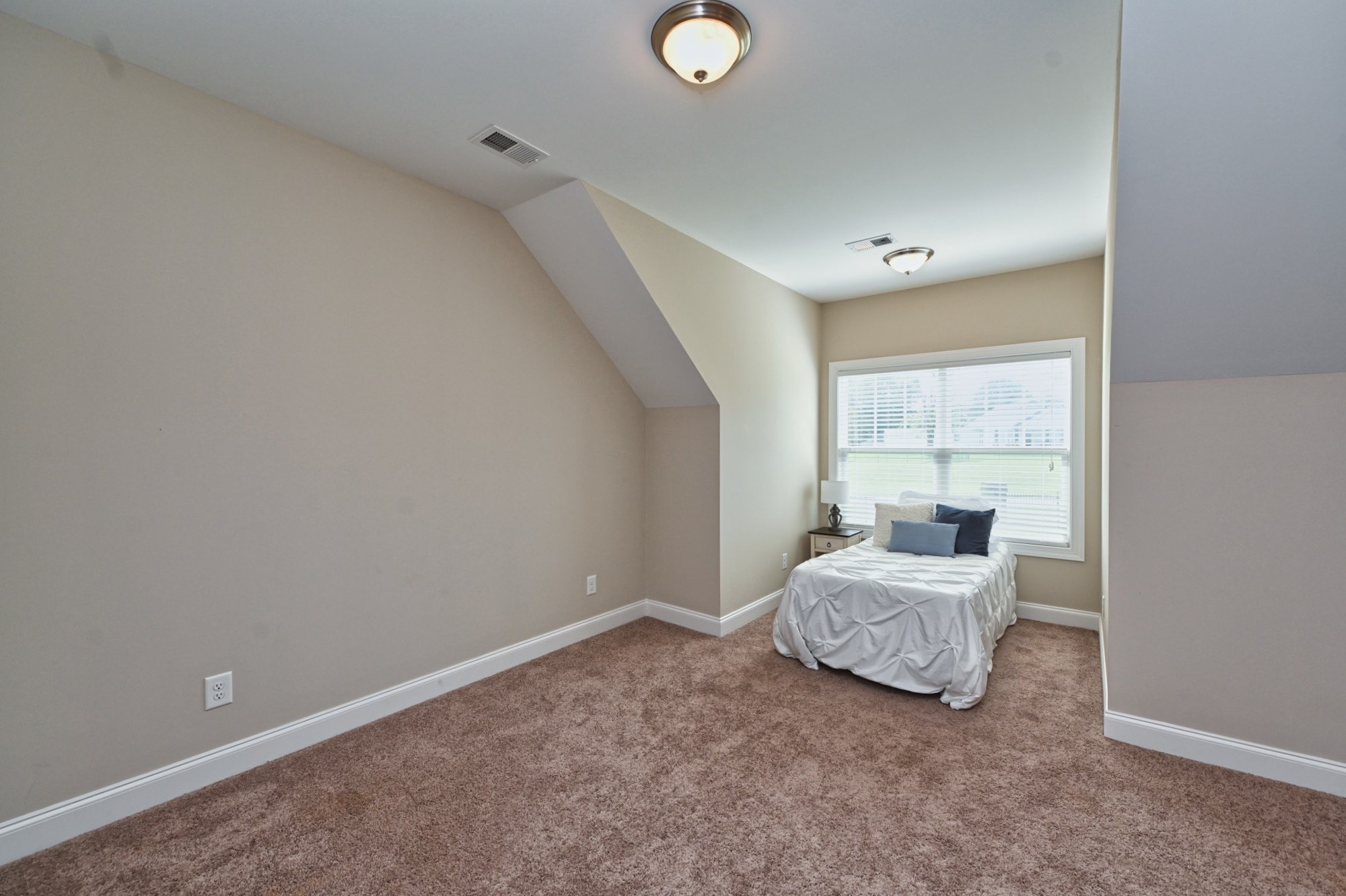 106 Brook Ct Property Photo 33