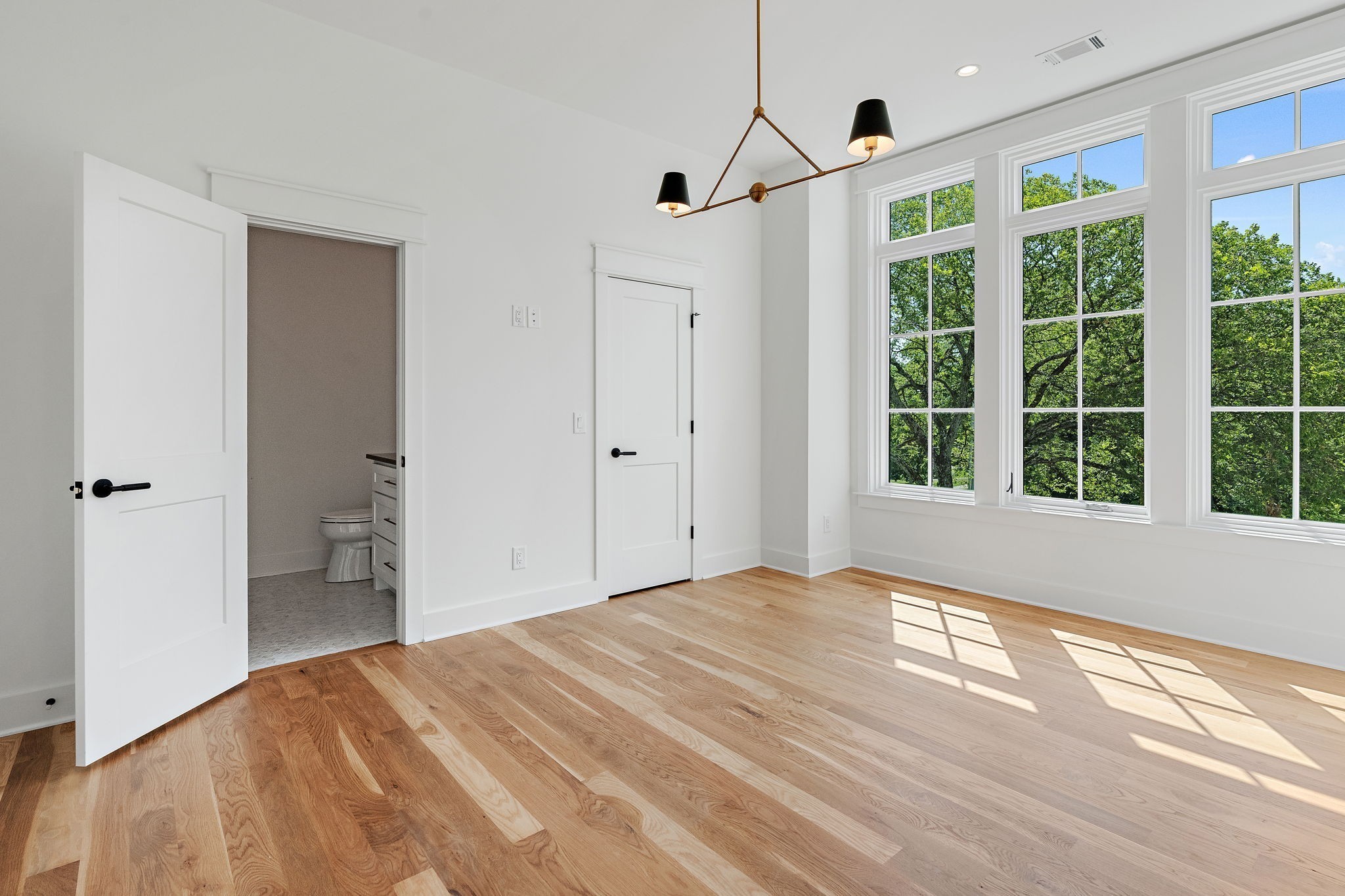 2031 Overhill Drive Property Photo 33