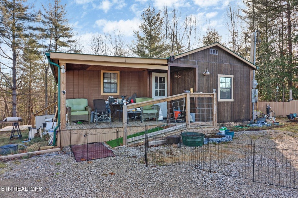 688 Boone Ridge Rd Property Photo 2