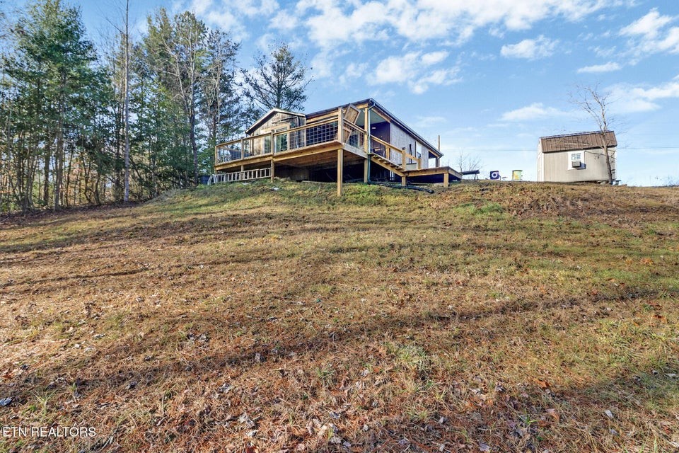688 Boone Ridge Rd Property Photo 3