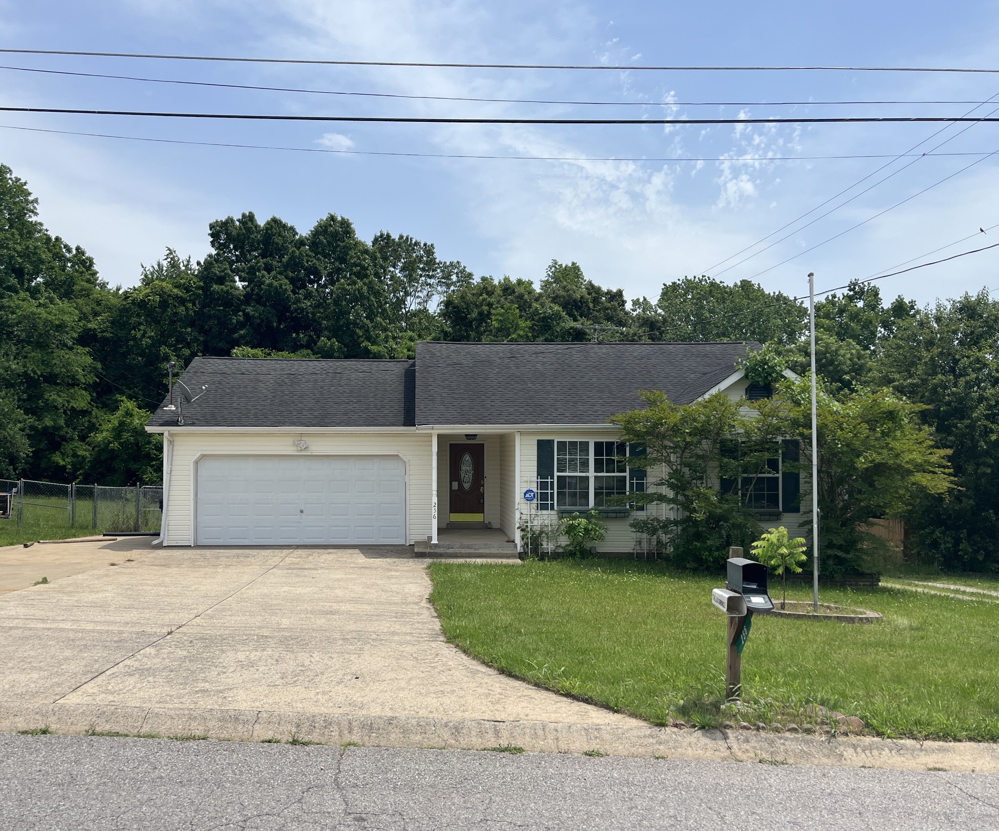 256 Golden Pond Ave Property Photo 2